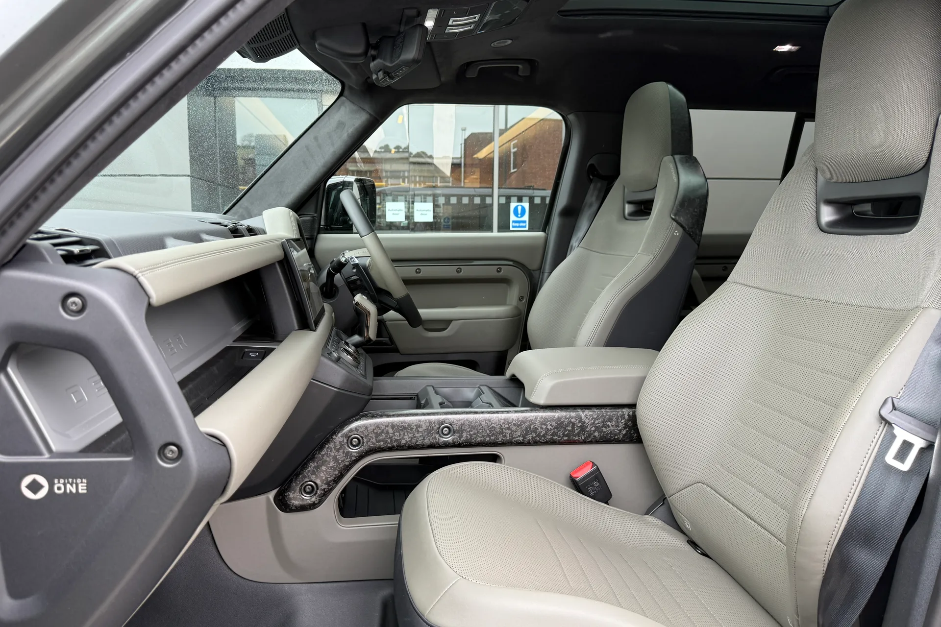 LAND ROVER Defender 110 thumbnail image number 71