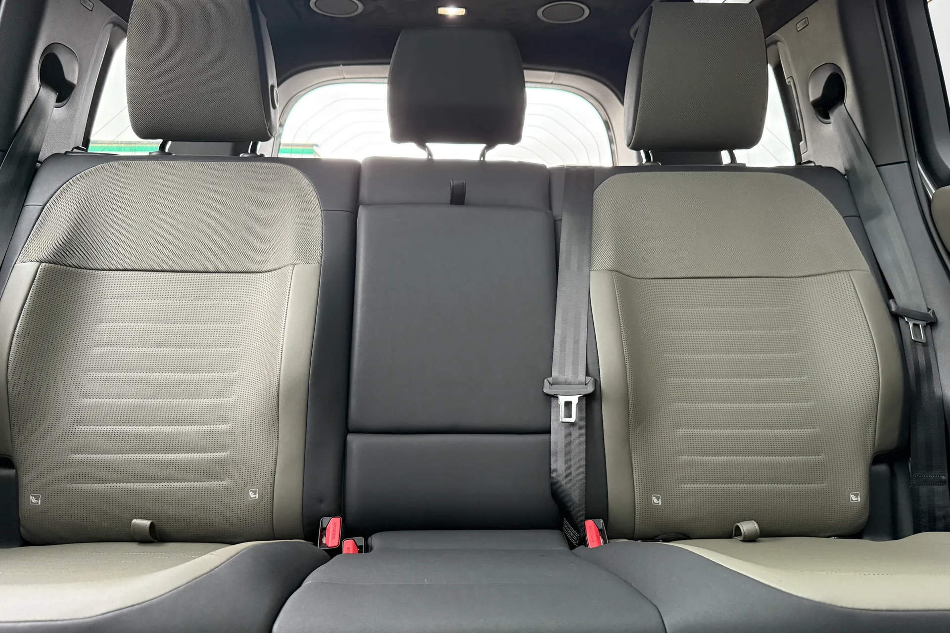 LAND ROVER Defender 110 thumbnail image number 66