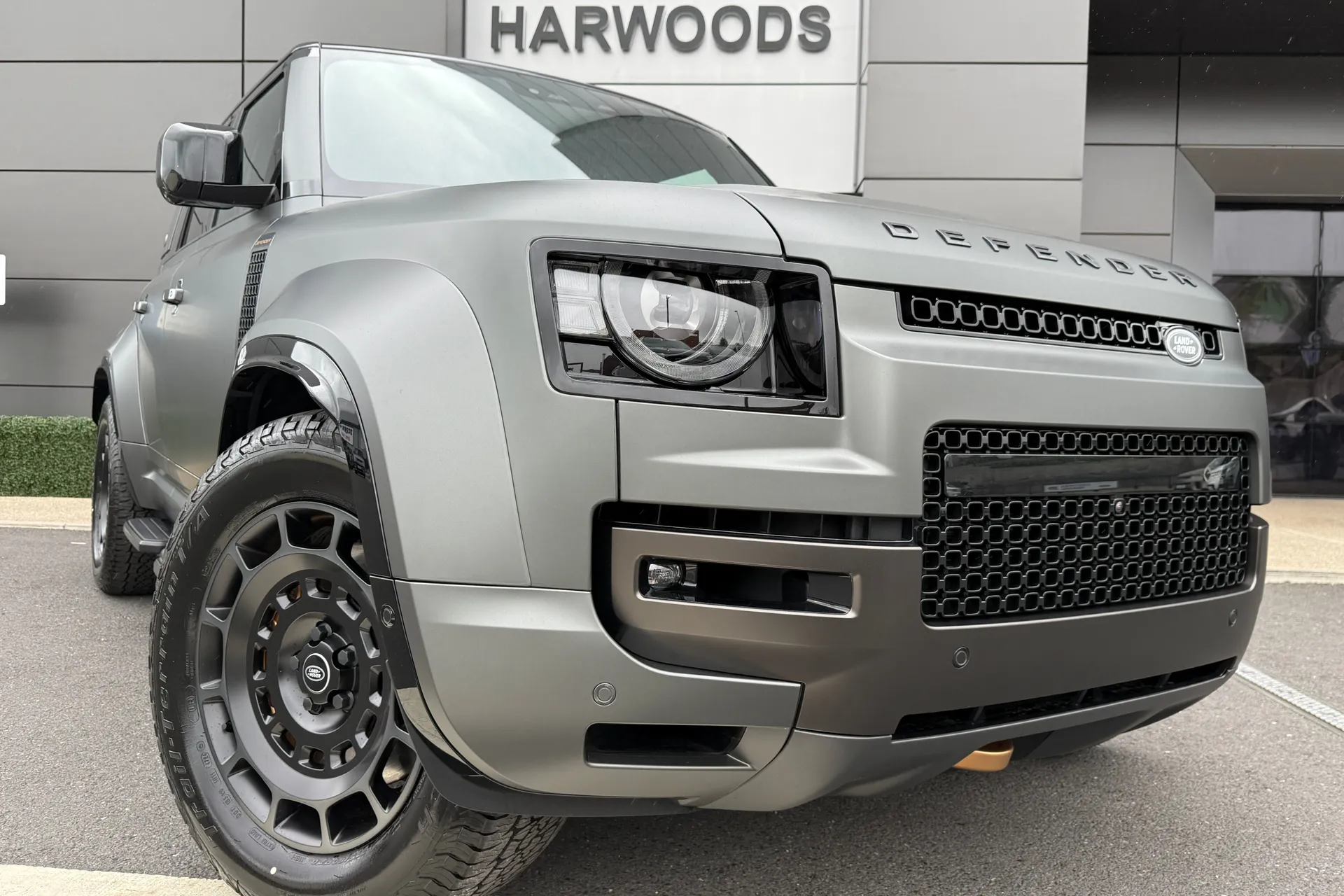 LAND ROVER Defender 110 thumbnail image number 6