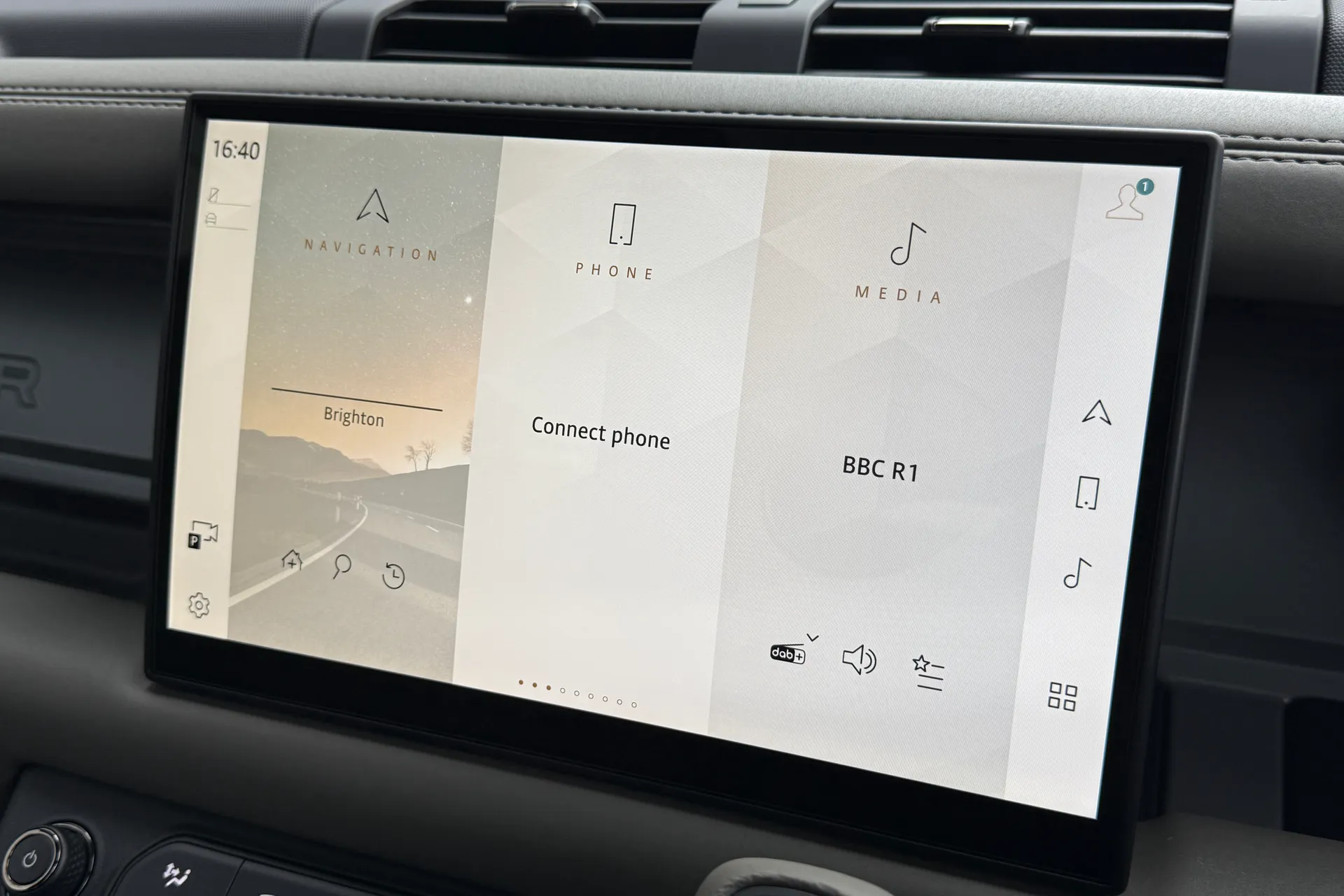 LAND ROVER Defender 110 thumbnail image number 48