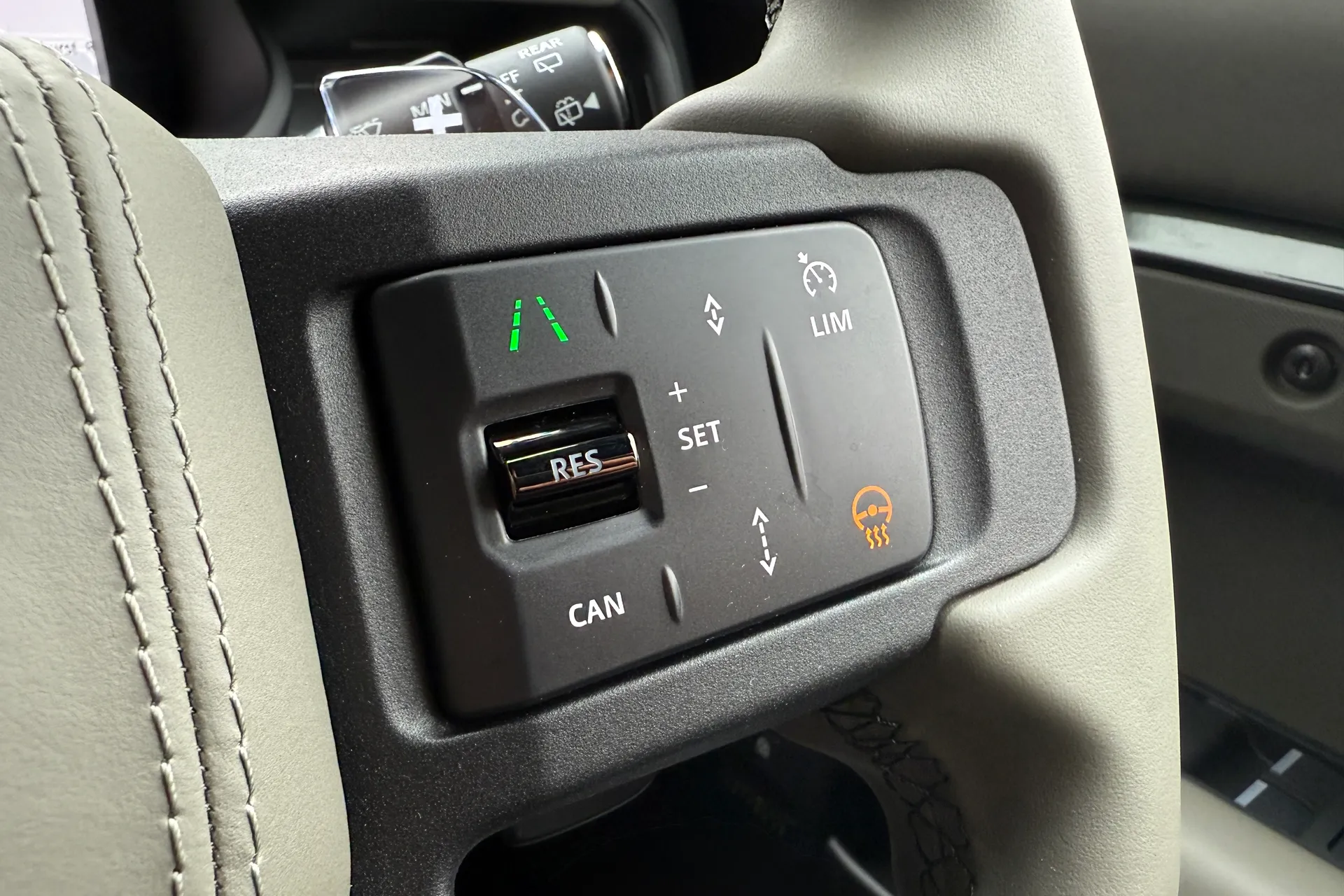 LAND ROVER Defender 110 thumbnail image number 59