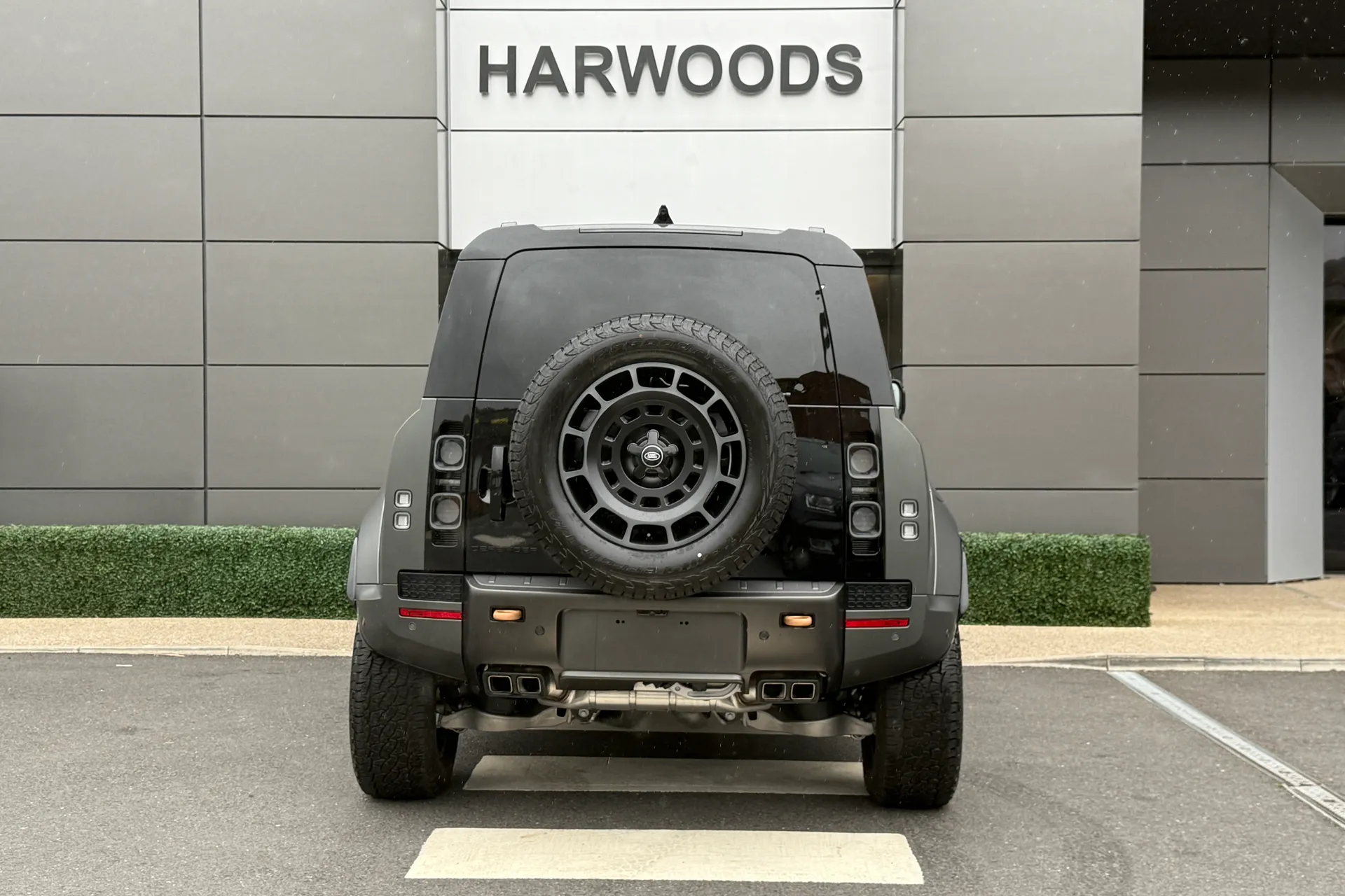 LAND ROVER Defender 110 thumbnail image number 20