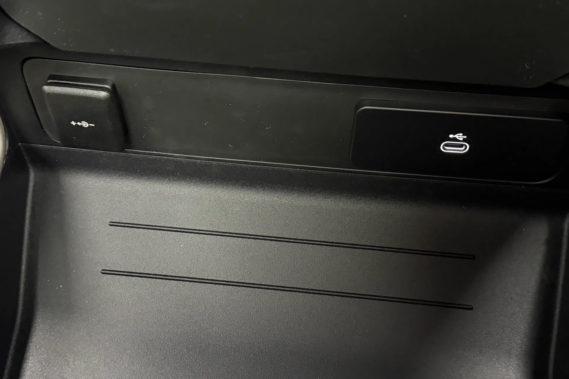 LAND ROVER Defender 110 thumbnail image number 55