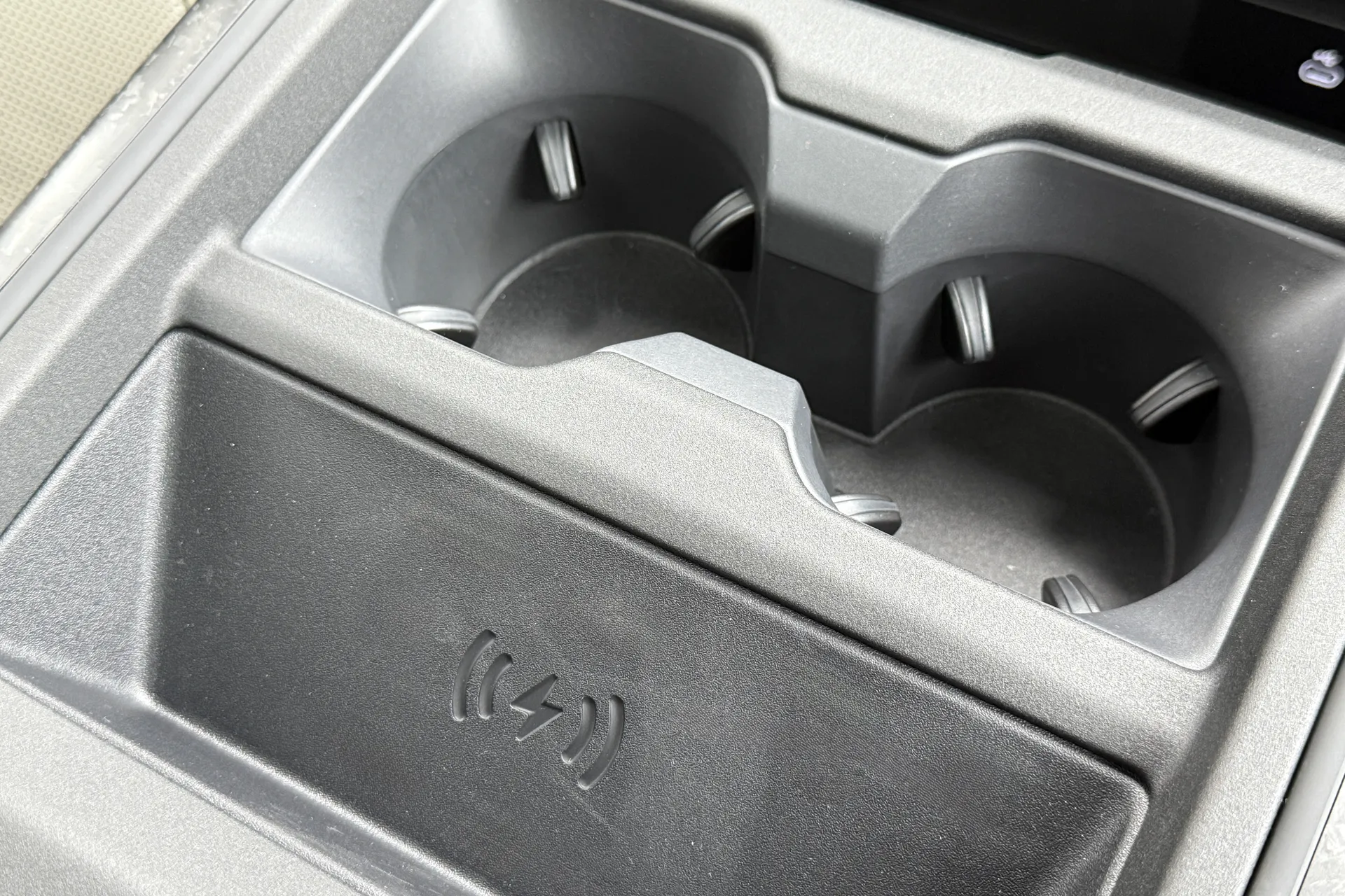 LAND ROVER Defender 110 thumbnail image number 56