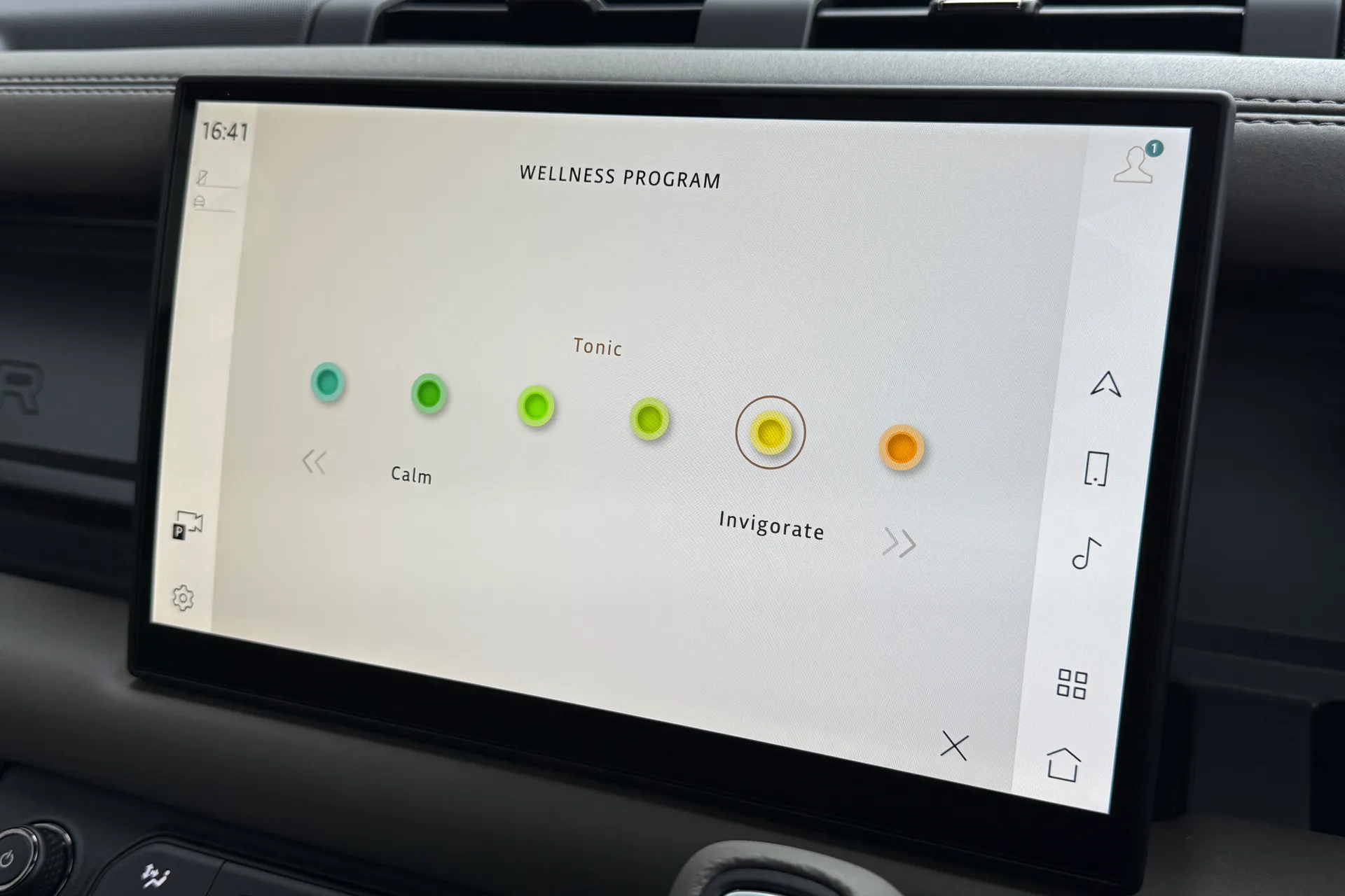 LAND ROVER Defender 110 thumbnail image number 29