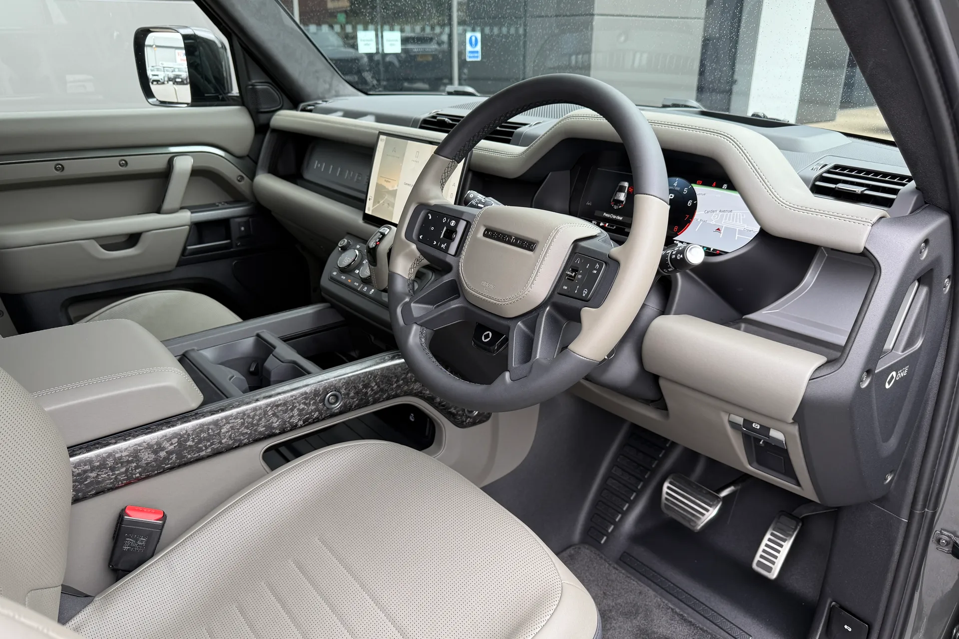 LAND ROVER Defender 110 thumbnail image number 24