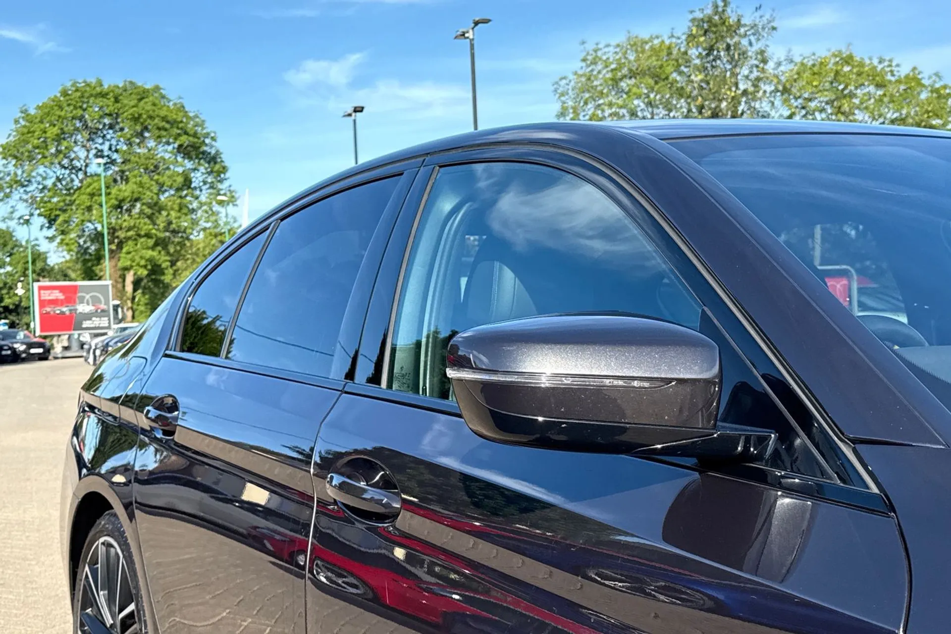 BMW 5 SERIES thumbnail image number 43