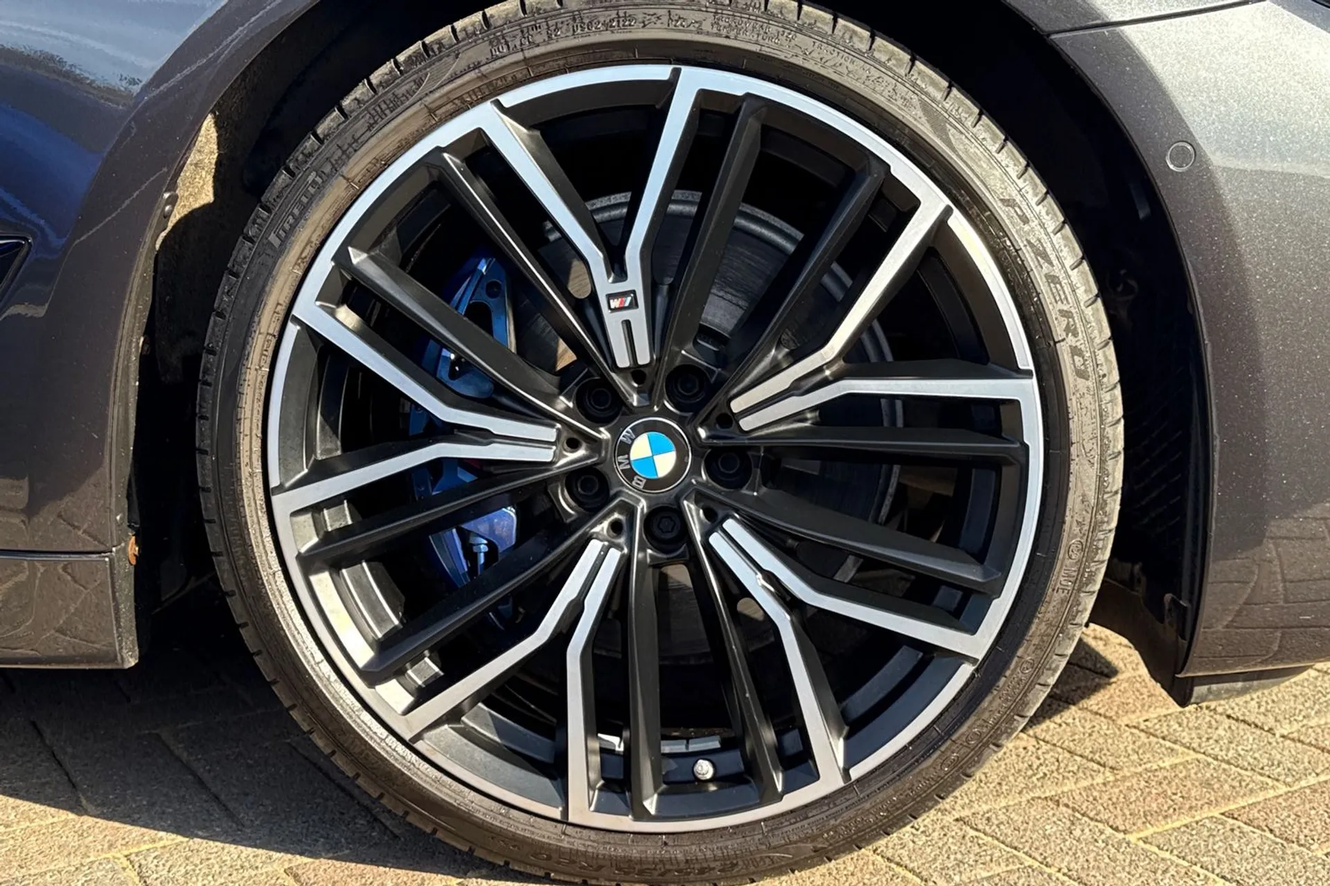 BMW 5 SERIES thumbnail image number 8