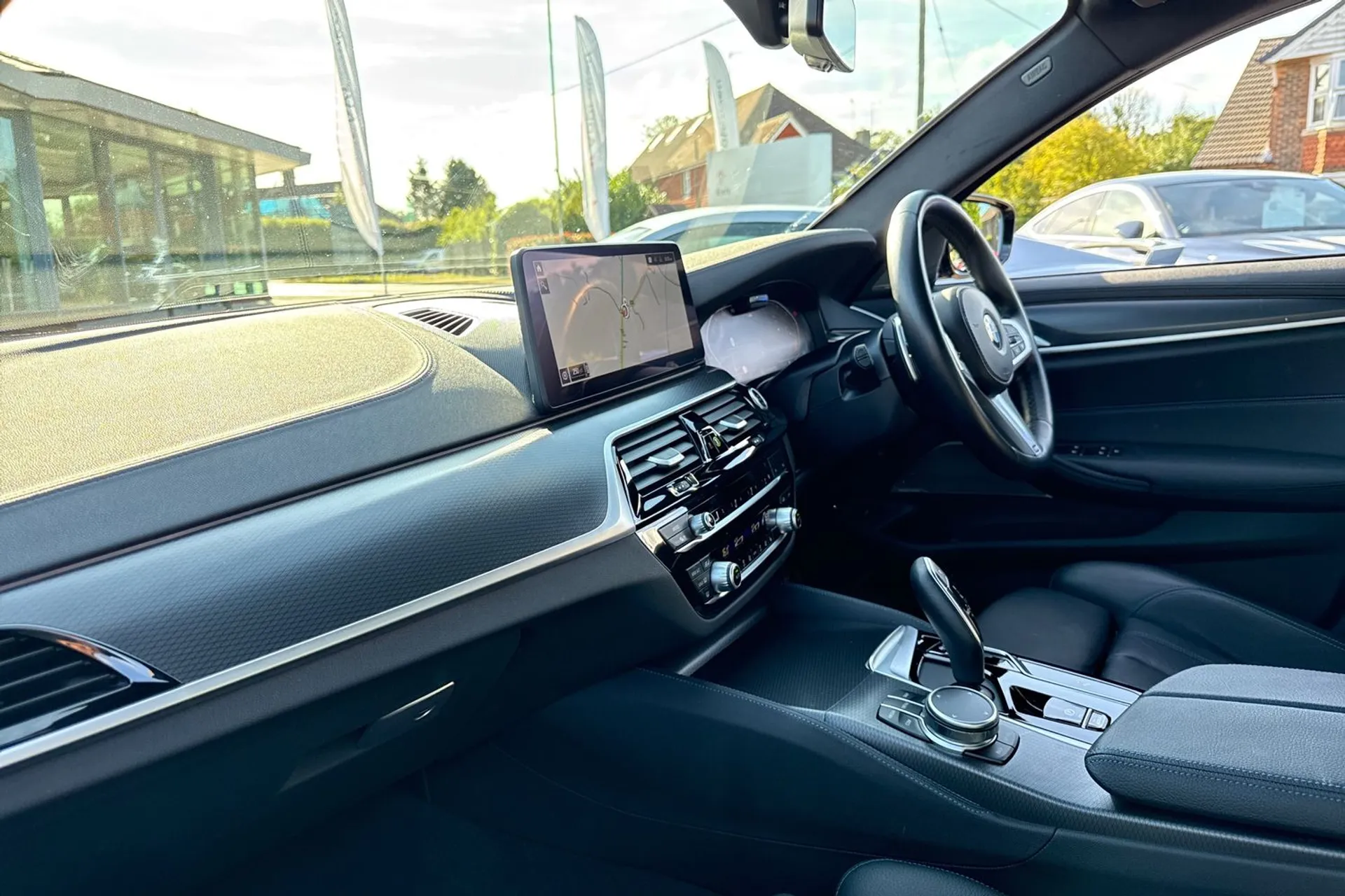 BMW 5 SERIES thumbnail image number 27
