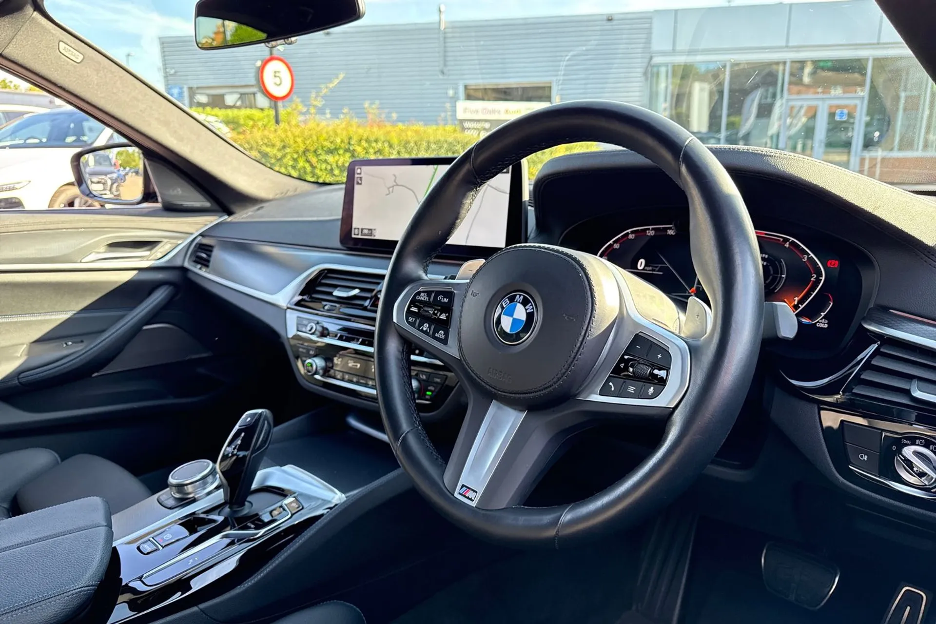 BMW 5 SERIES thumbnail image number 26