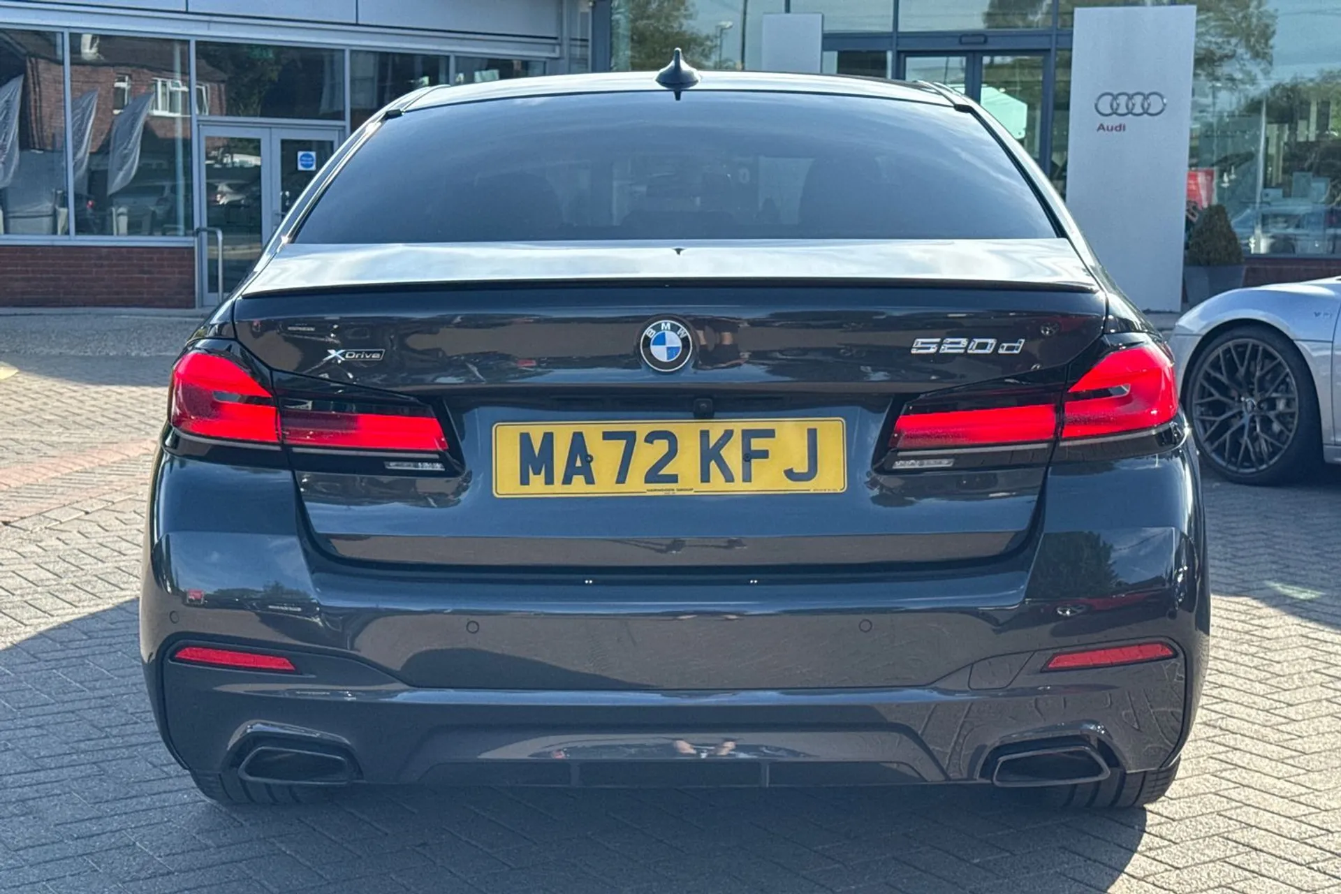 BMW 5 SERIES thumbnail image number 5