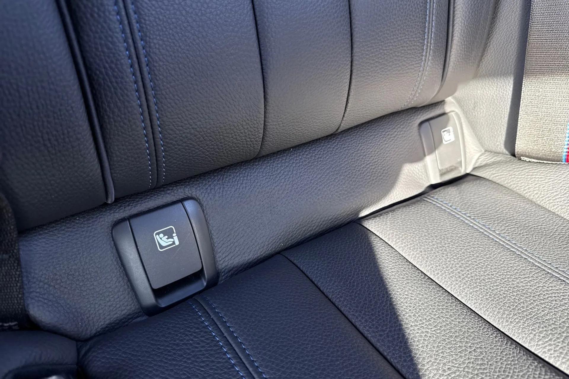 BMW 5 SERIES thumbnail image number 39