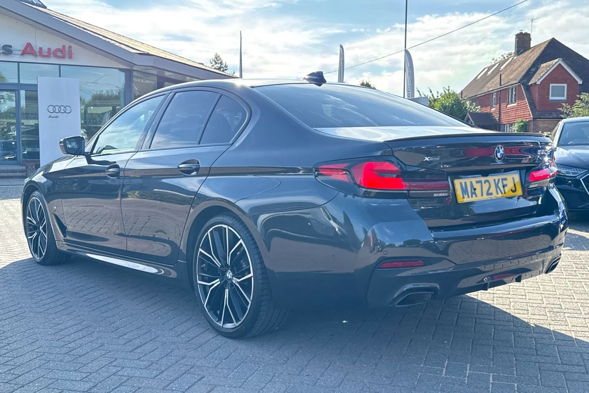 BMW 5 SERIES thumbnail image number 6