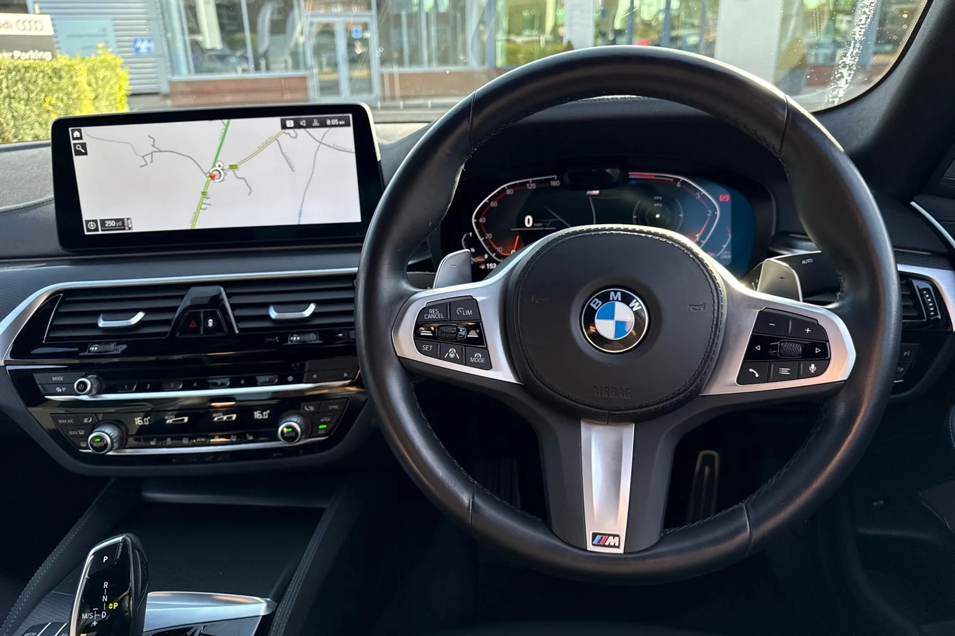 BMW 5 SERIES thumbnail image number 36