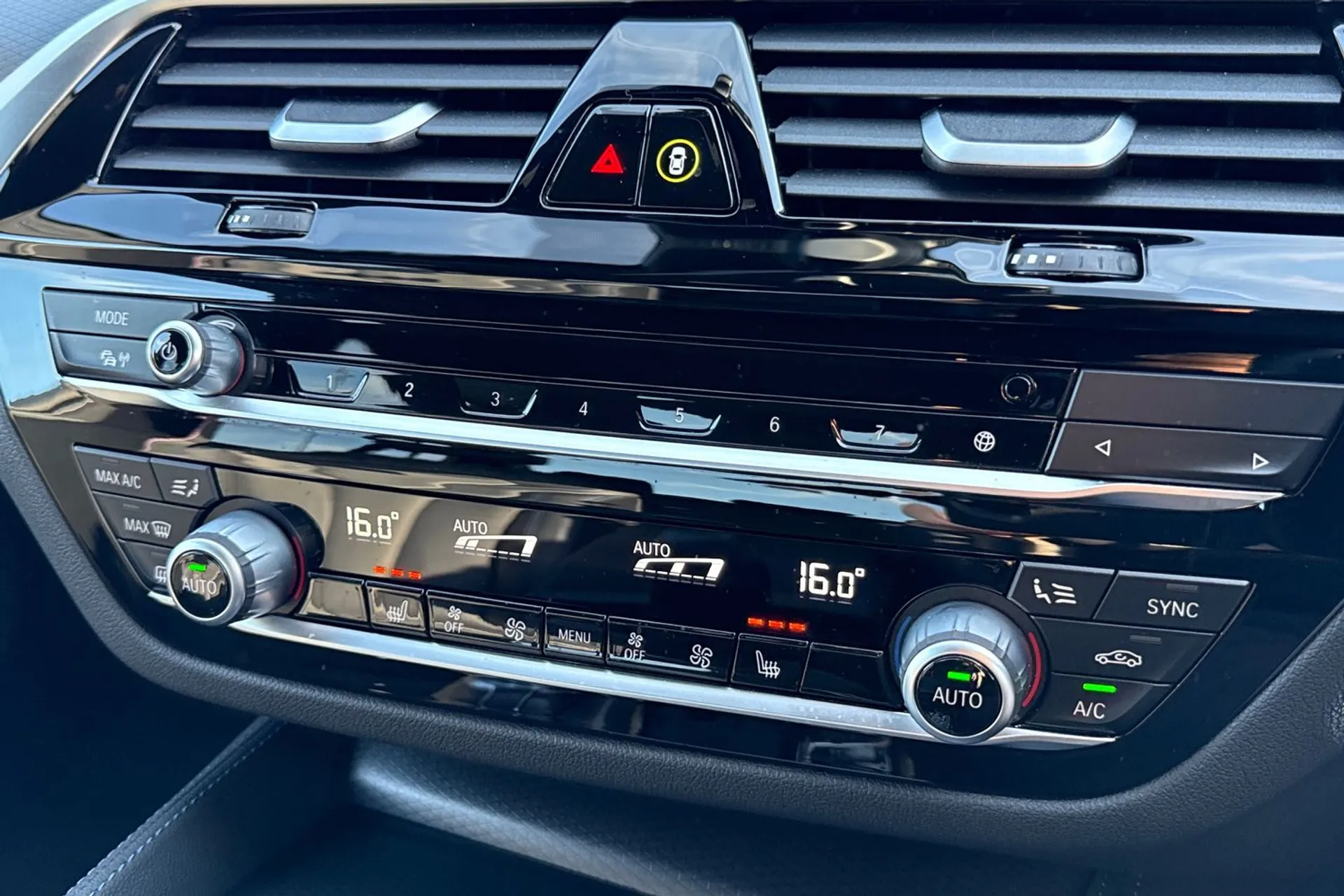 BMW 5 SERIES thumbnail image number 13