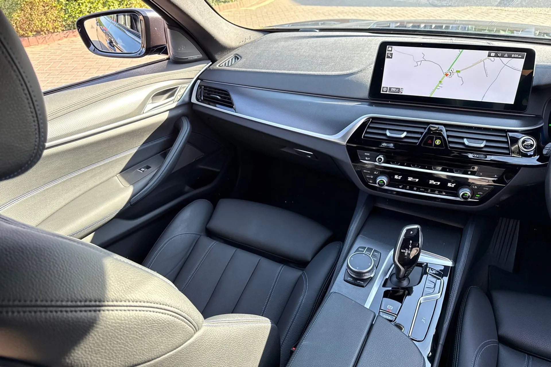 BMW 5 SERIES thumbnail image number 33