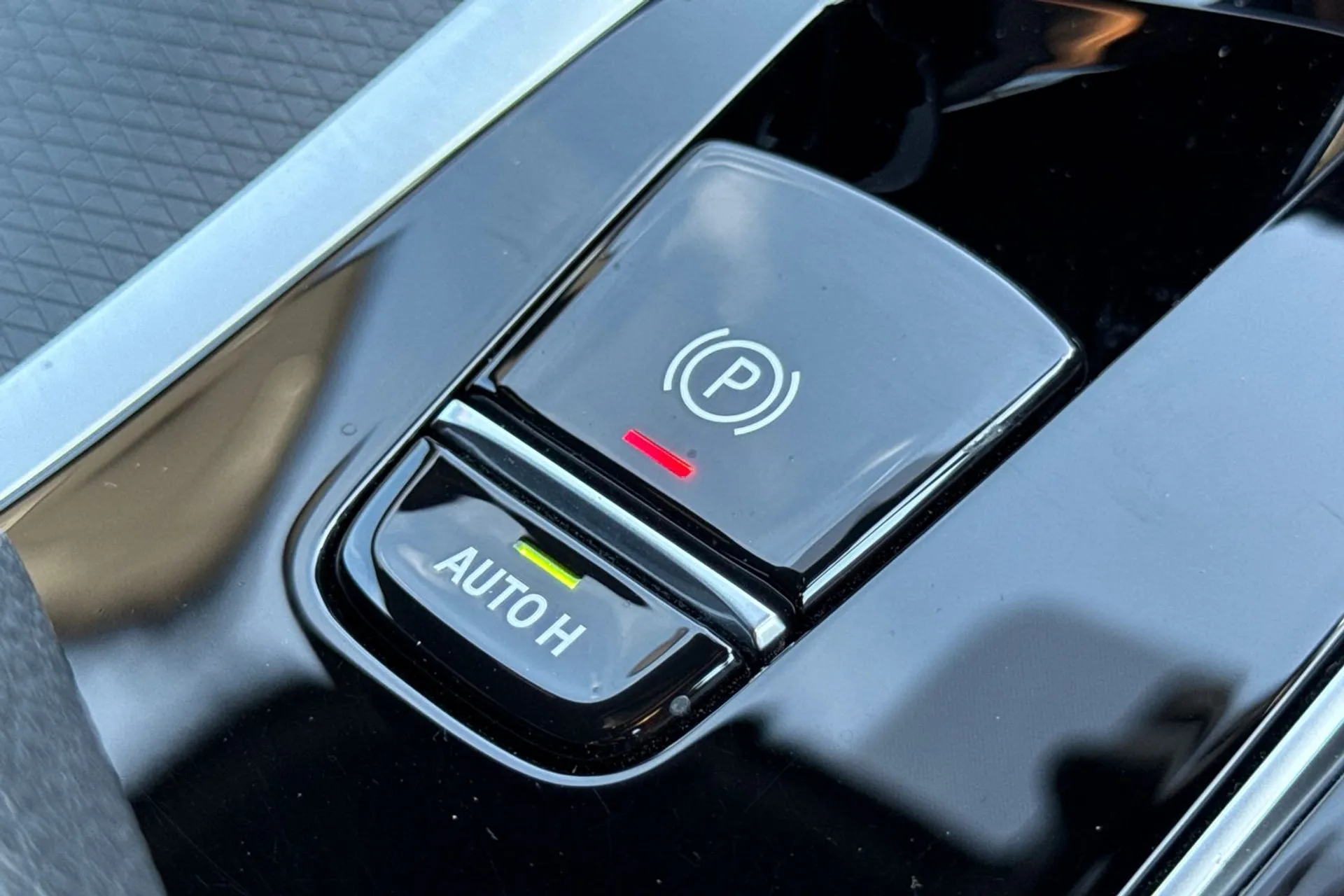 BMW 5 SERIES thumbnail image number 35