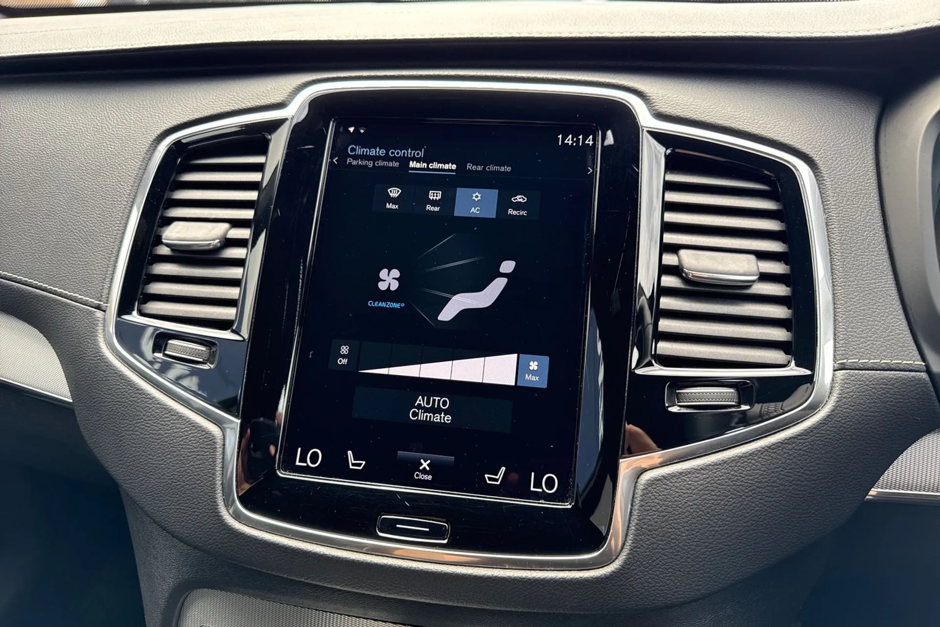 Volvo XC90 thumbnail image number 40