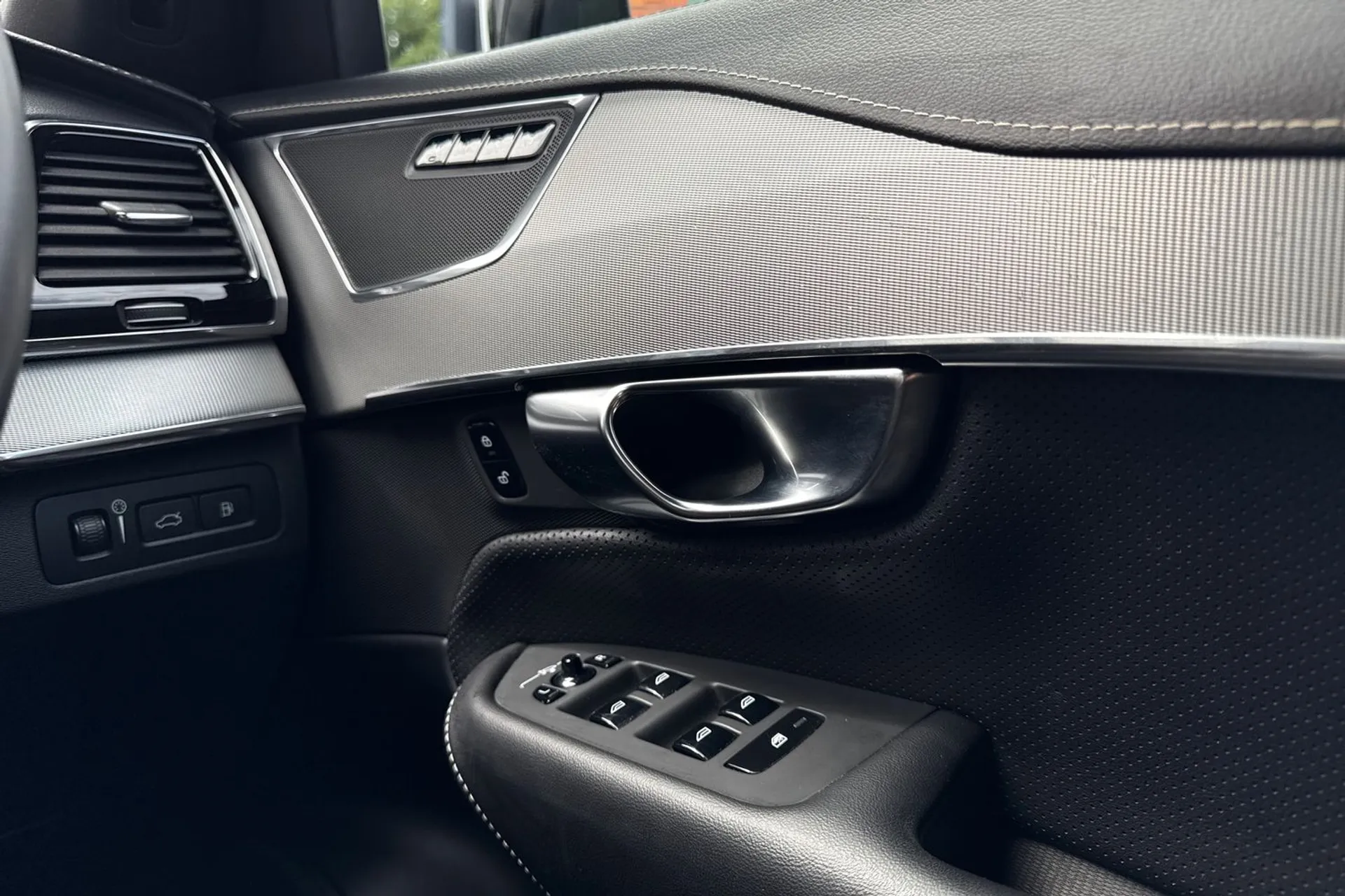 Volvo XC90 thumbnail image number 44