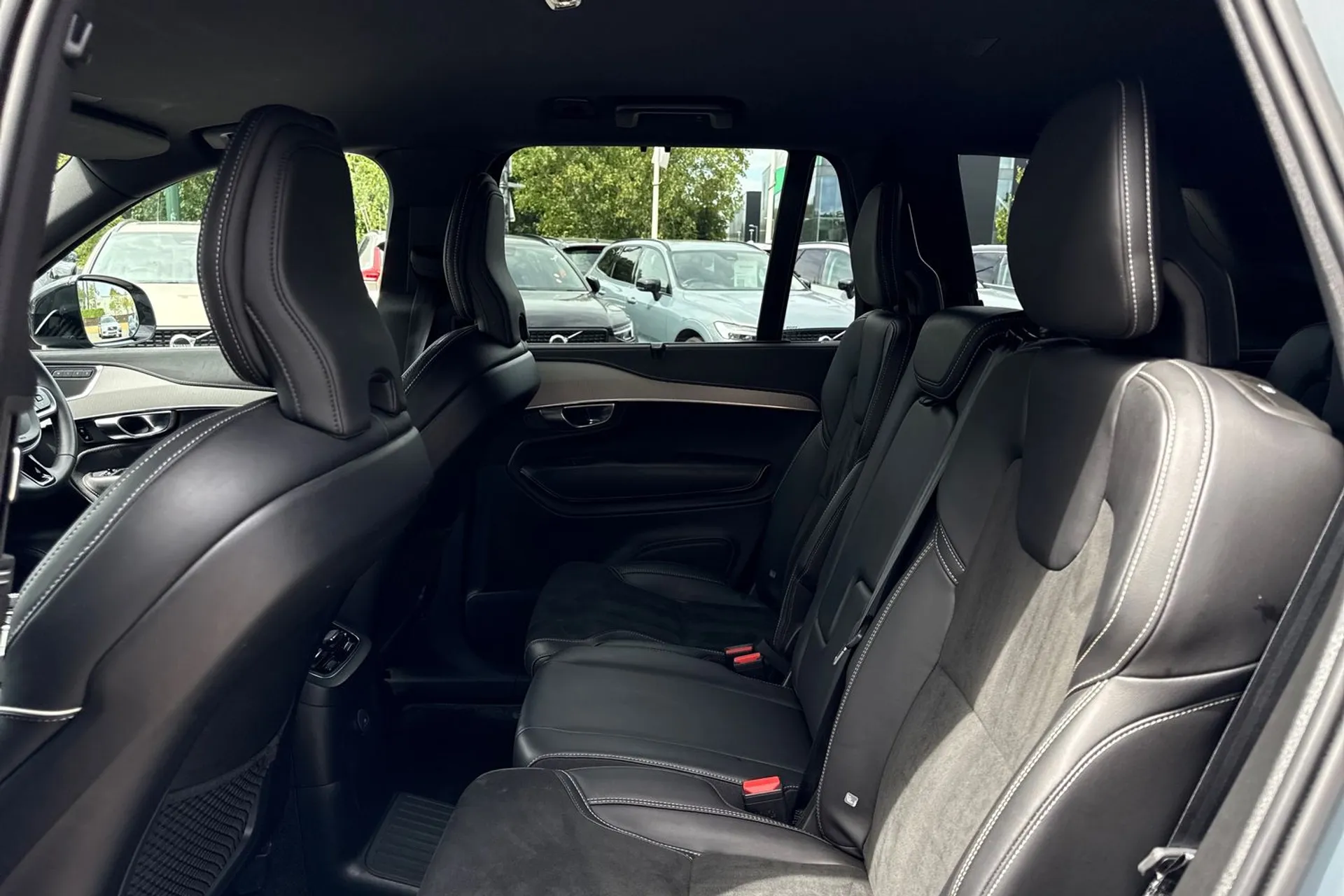 Volvo XC90 thumbnail image number 31