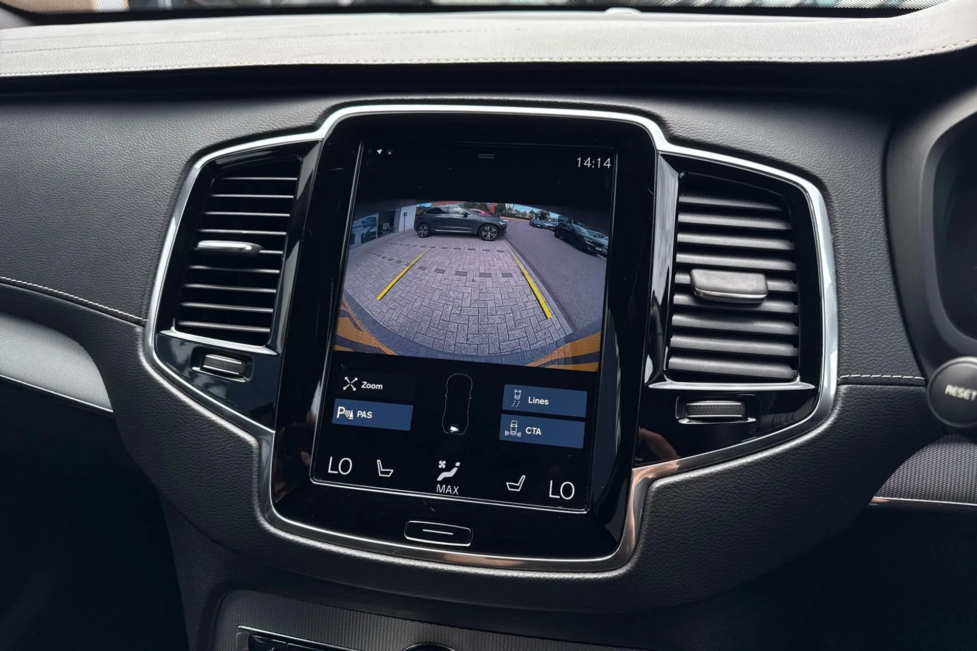 Volvo XC90 thumbnail image number 4