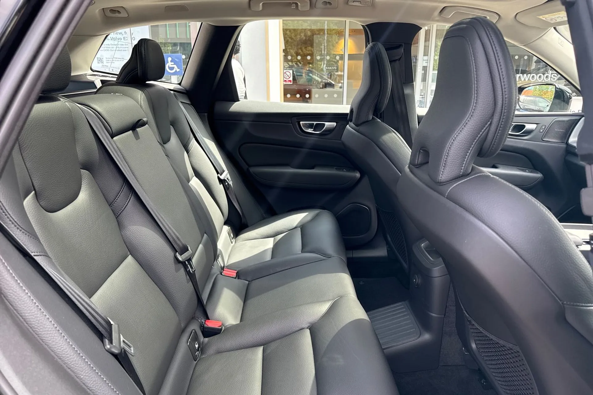 Volvo XC60 thumbnail image number 22