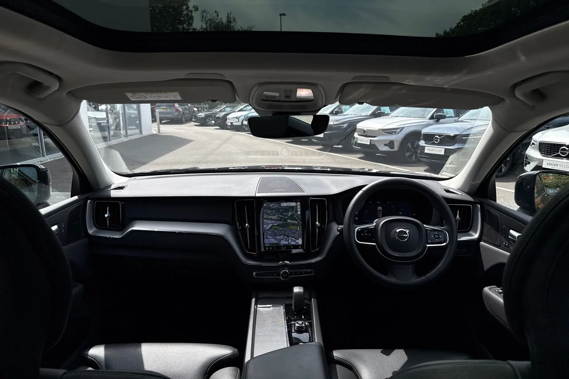 Volvo XC60 thumbnail image number 3