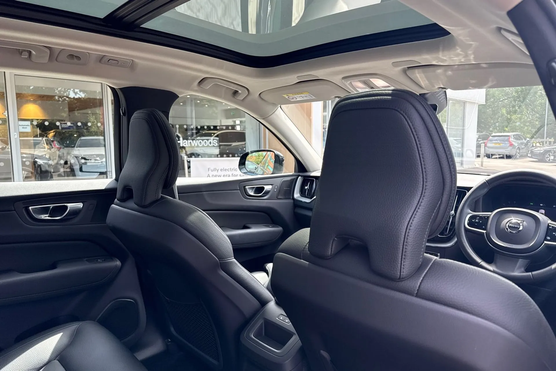Volvo XC60 thumbnail image number 23