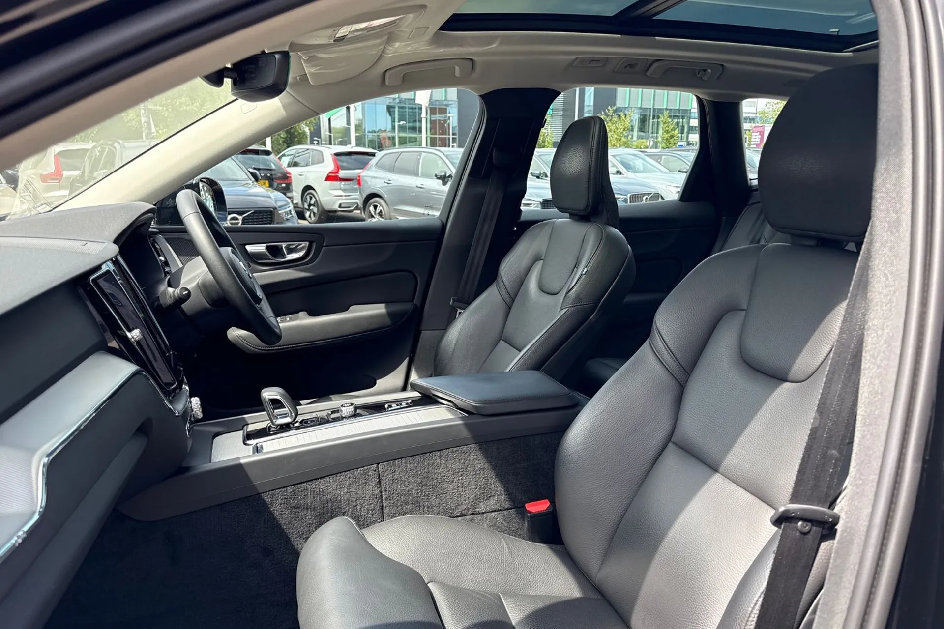 Volvo XC60 thumbnail image number 27