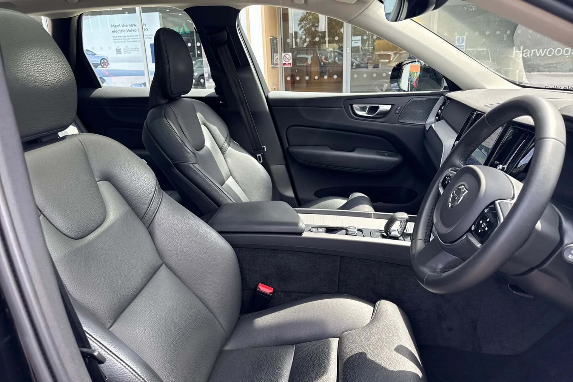 Volvo XC60 thumbnail image number 25