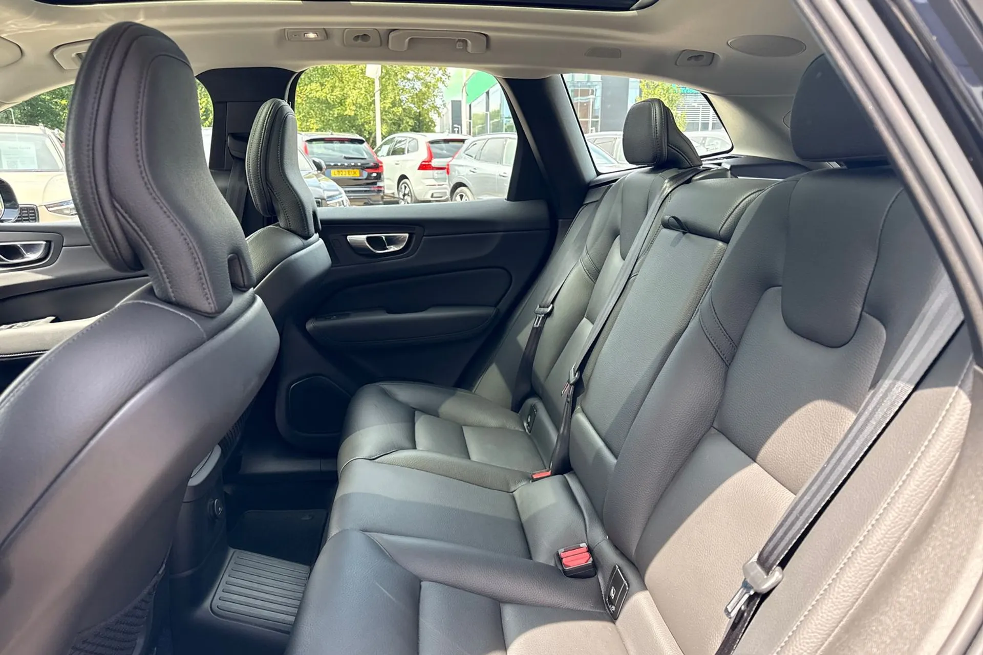 Volvo XC60 thumbnail image number 29