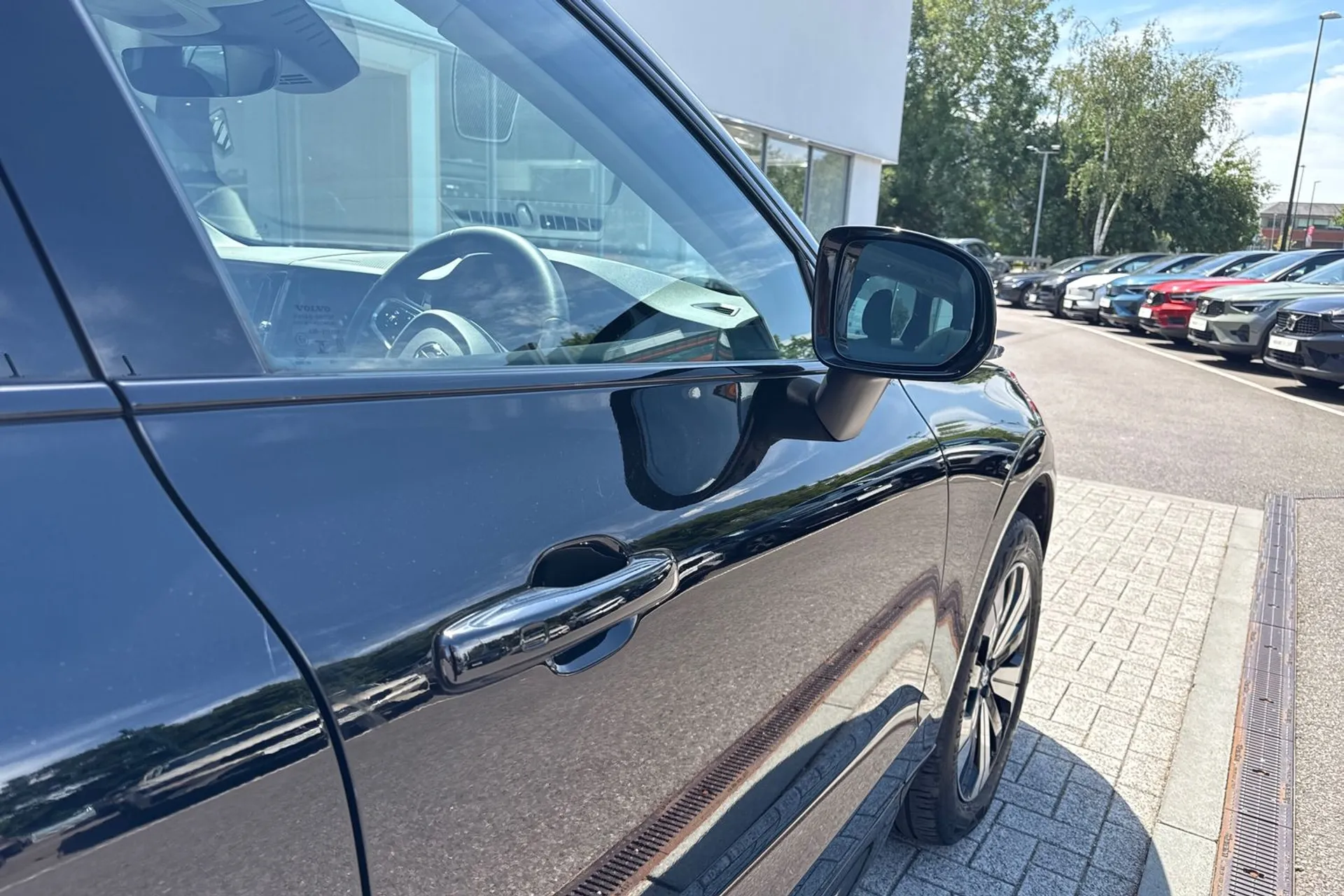 Volvo XC60 thumbnail image number 16