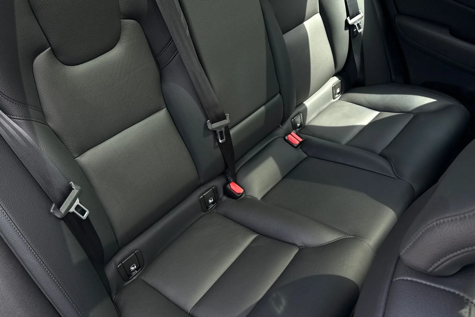 Volvo XC60 thumbnail image number 24
