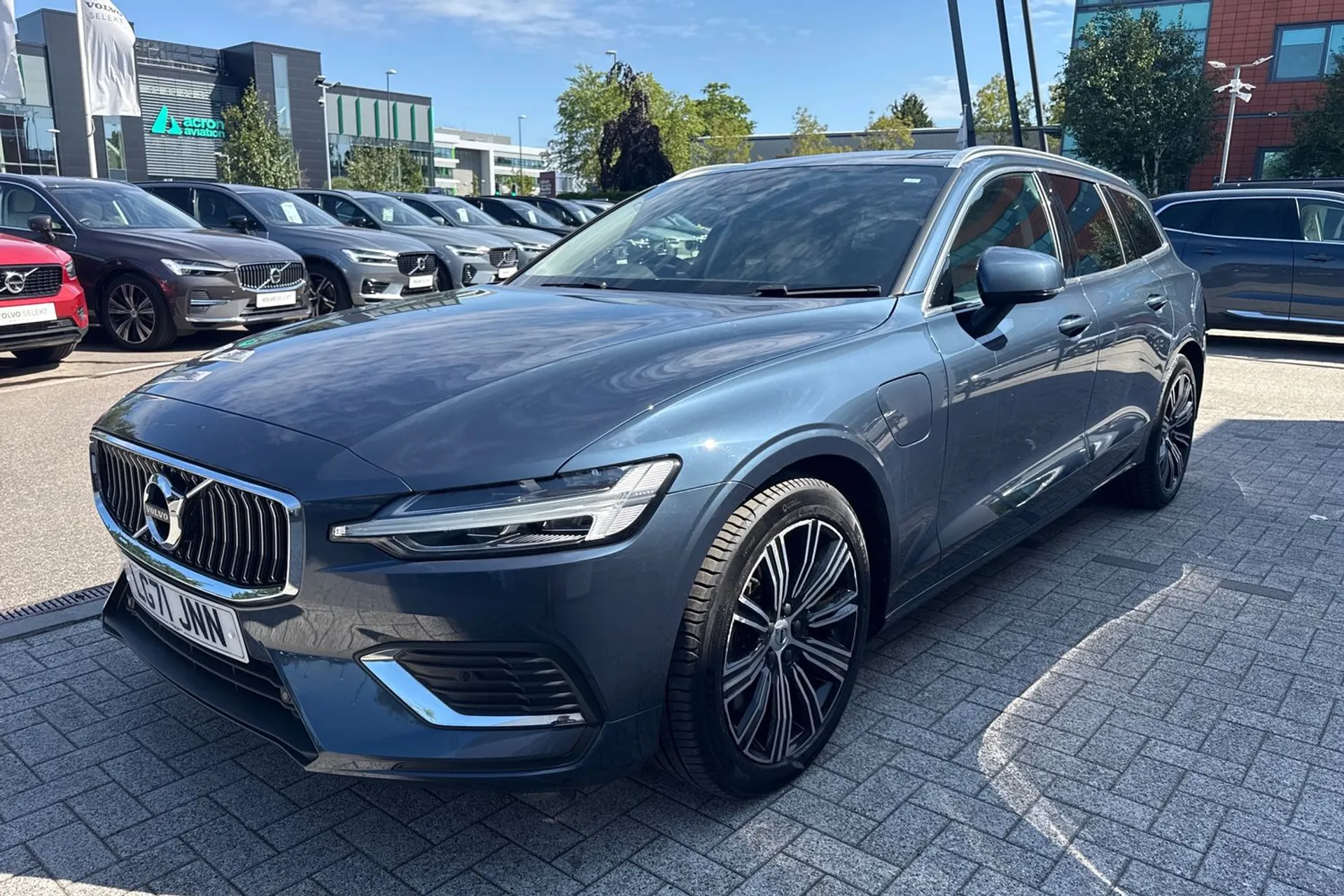 Volvo V60 thumbnail image number 11