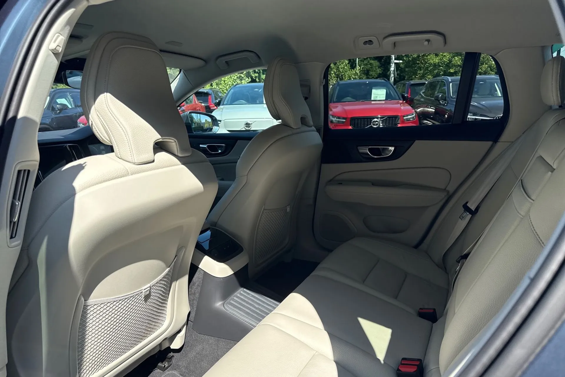 Volvo V60 thumbnail image number 30