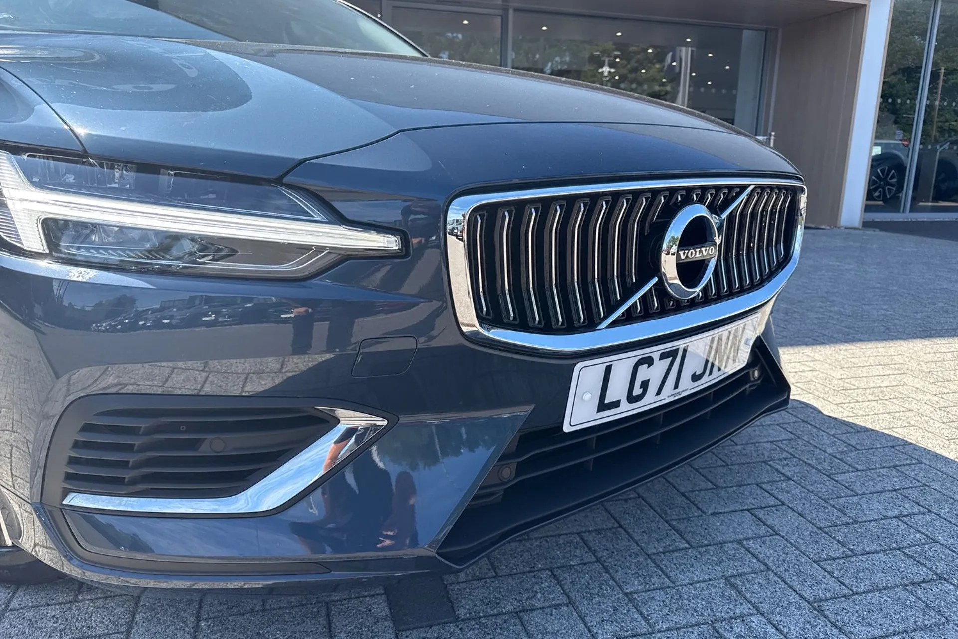 Volvo V60 thumbnail image number 6