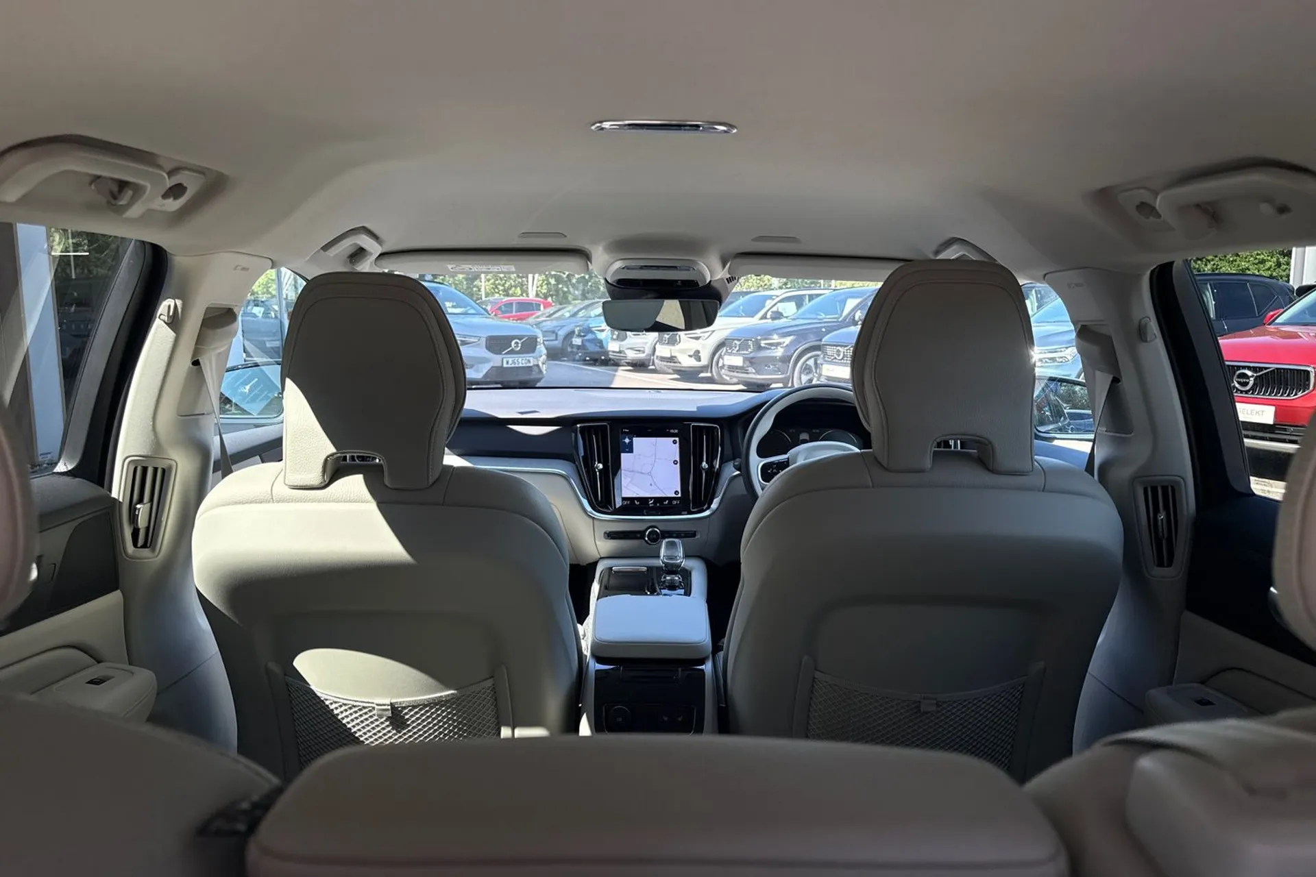 Volvo V60 thumbnail image number 21