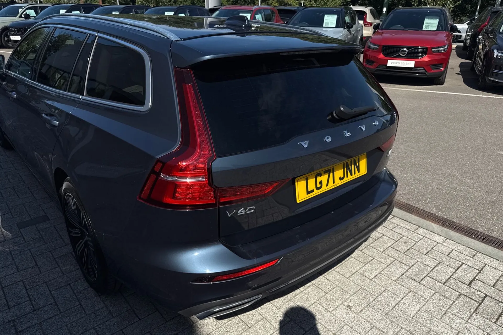 Volvo V60 thumbnail image number 17