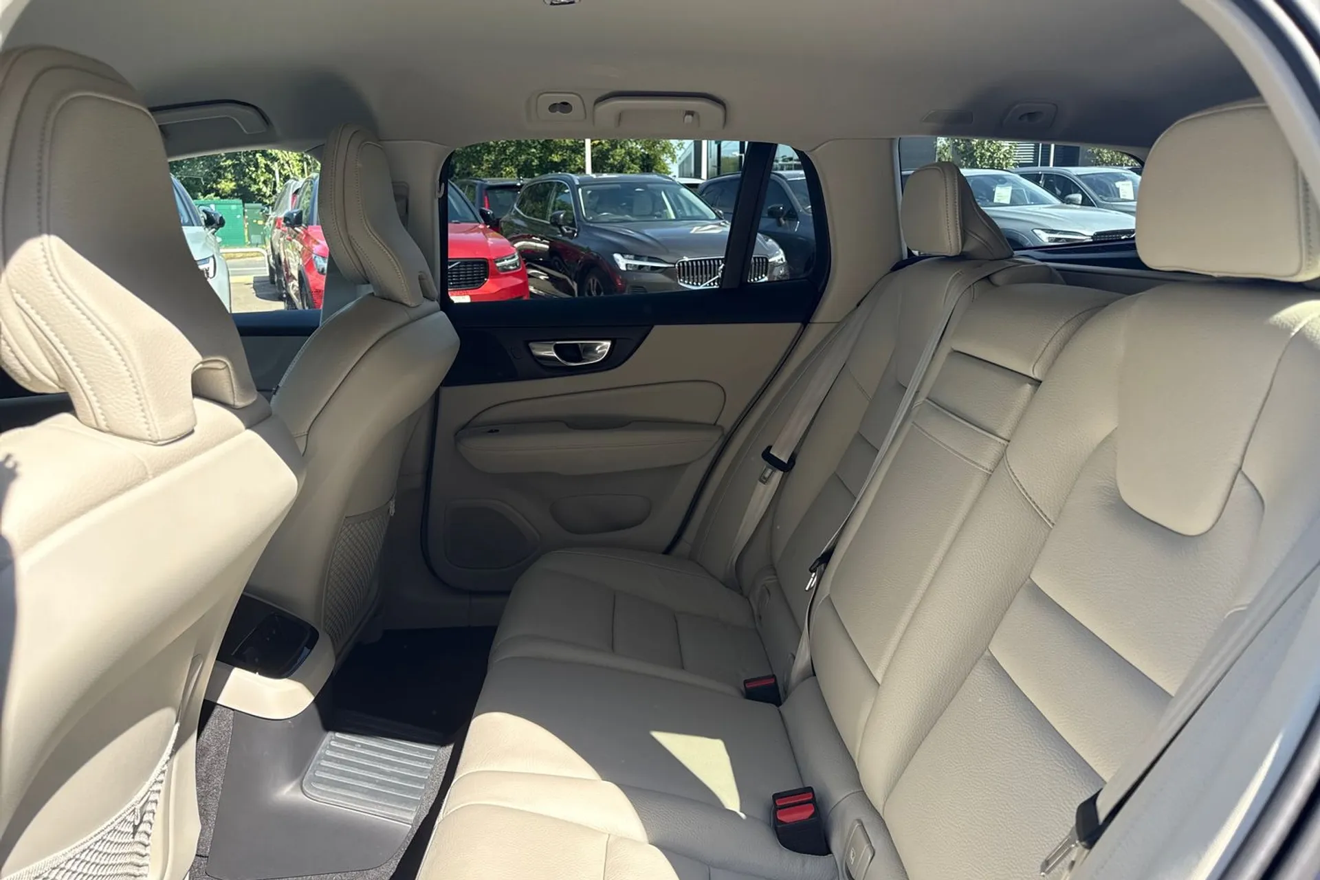 Volvo V60 thumbnail image number 29