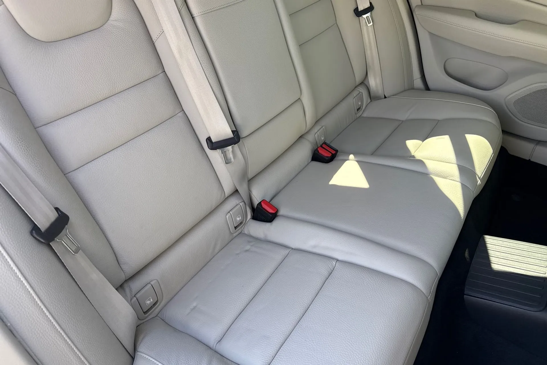 Volvo V60 thumbnail image number 24