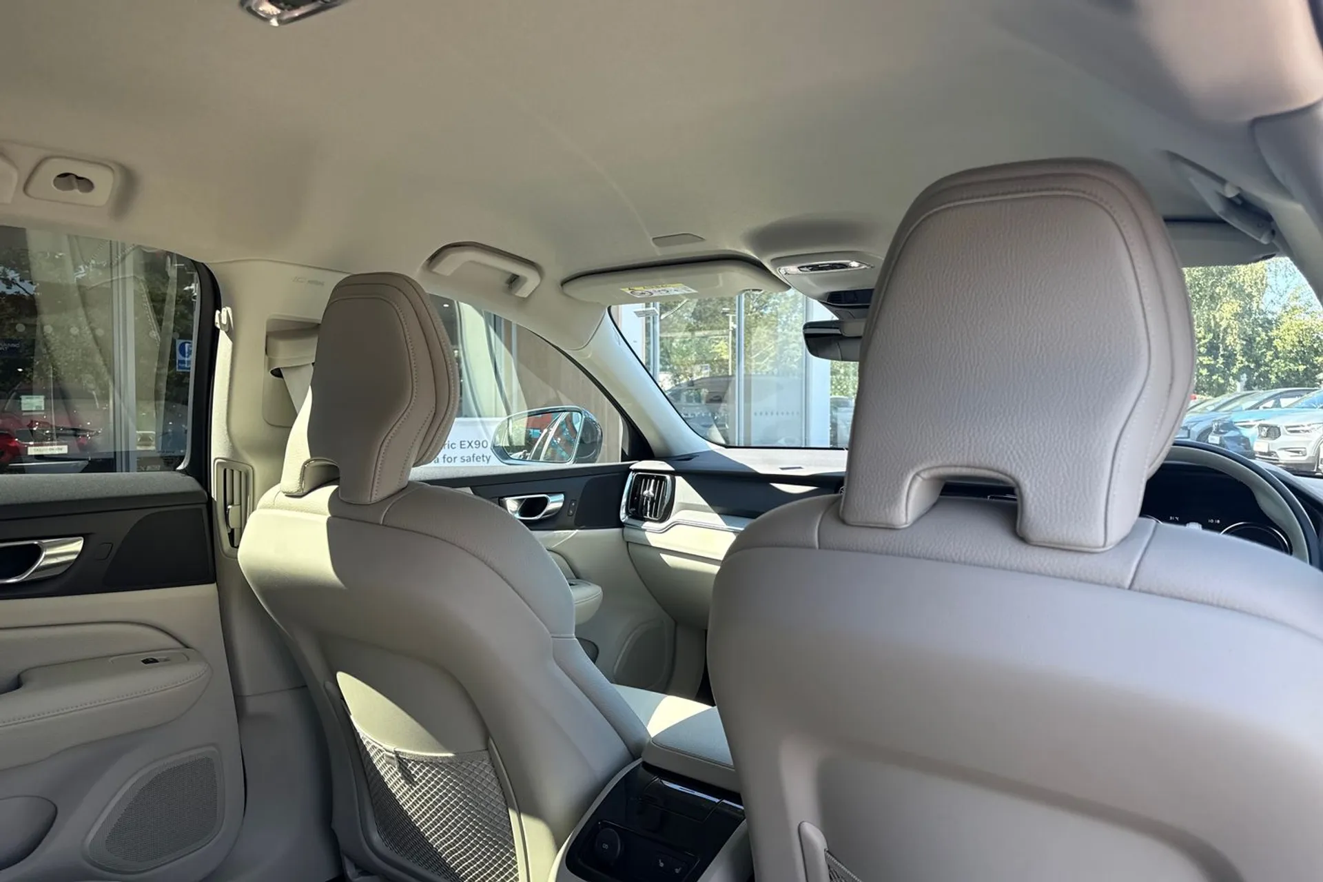 Volvo V60 thumbnail image number 23