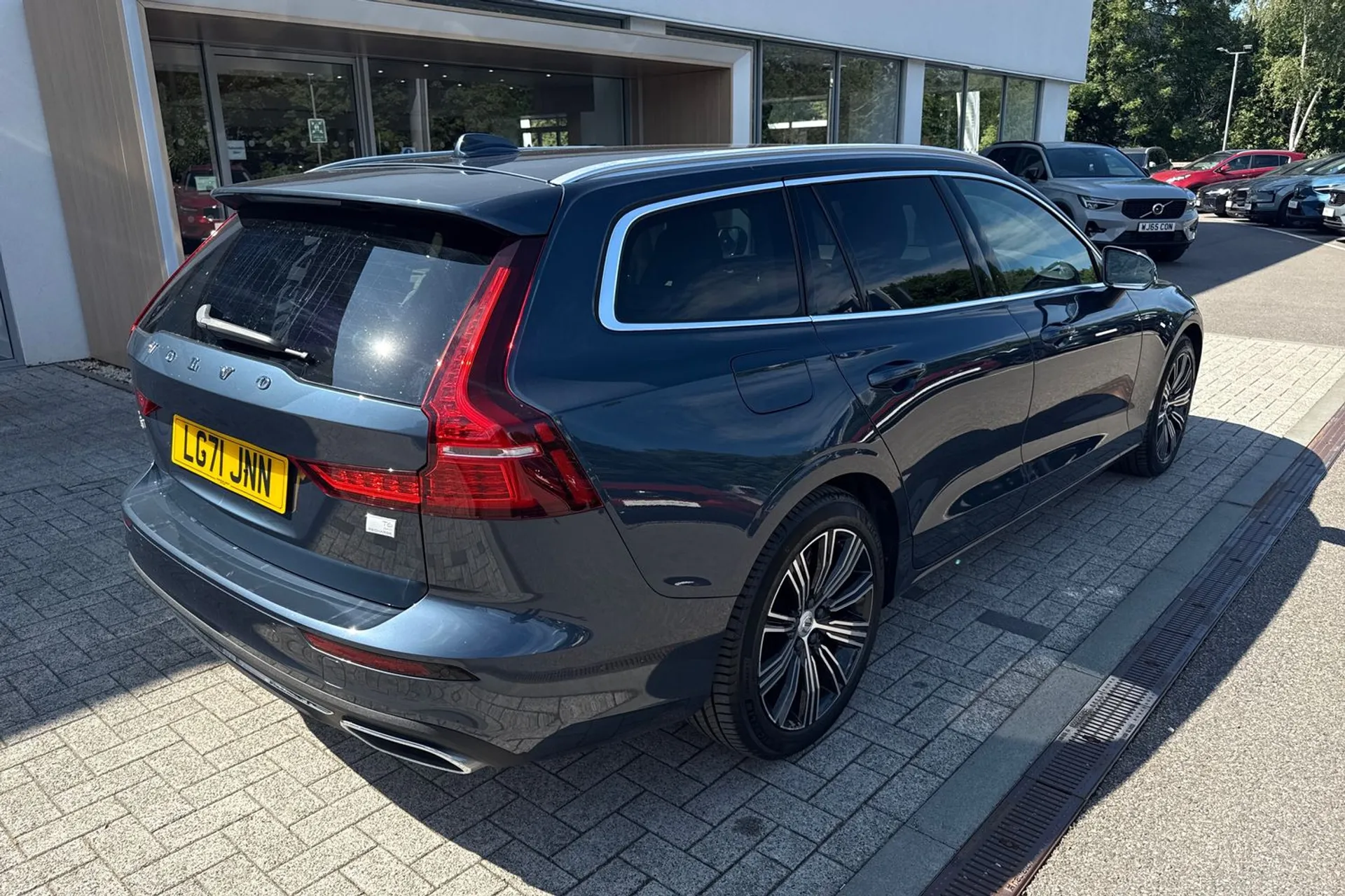 Volvo V60 thumbnail image number 7