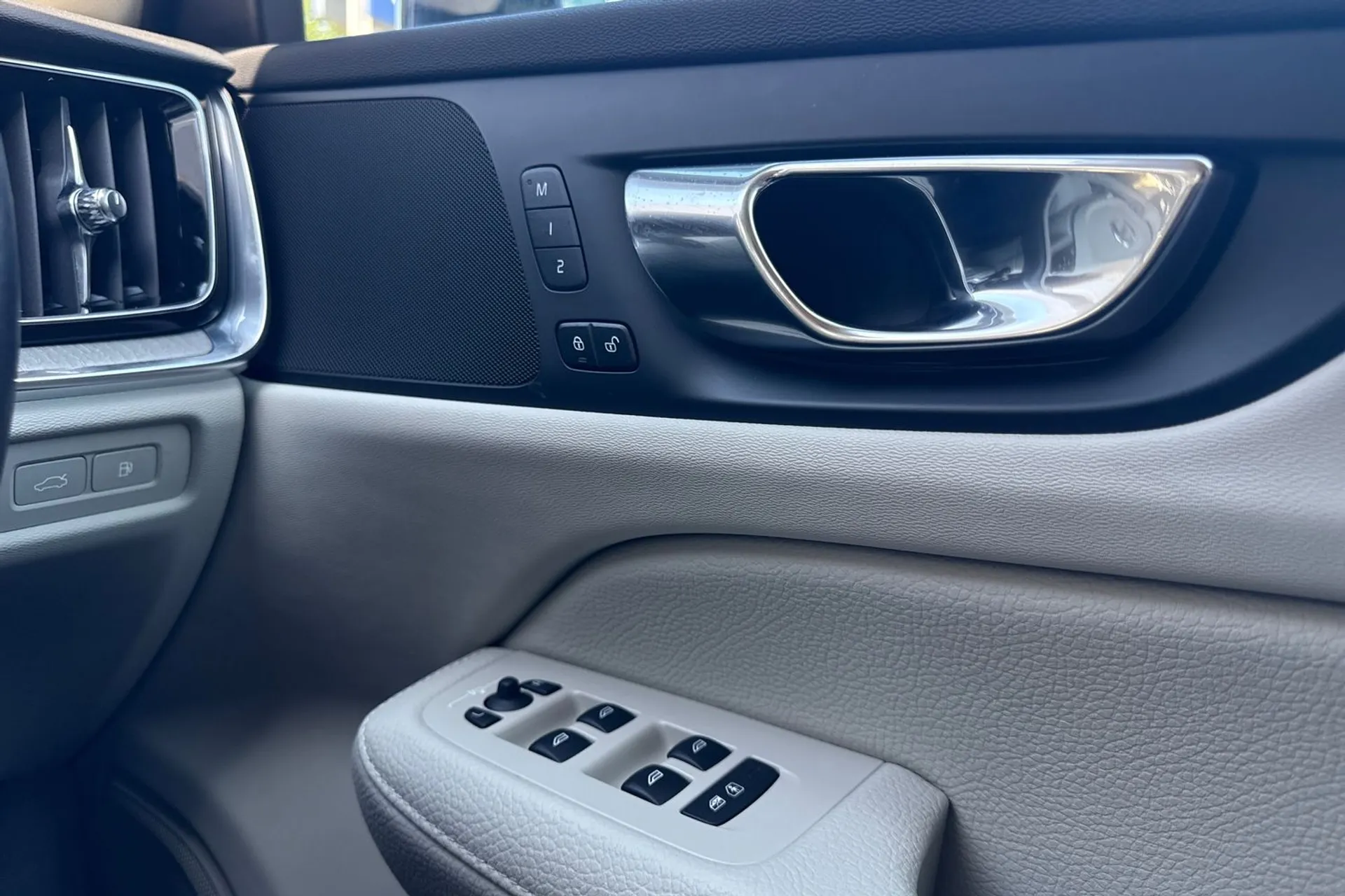 Volvo V60 thumbnail image number 42