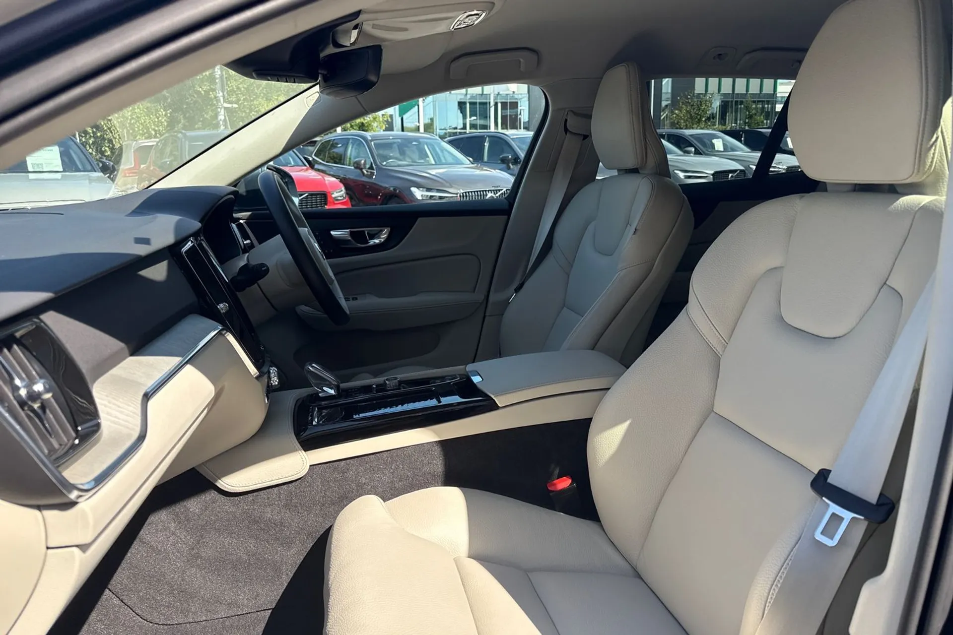 Volvo V60 thumbnail image number 27