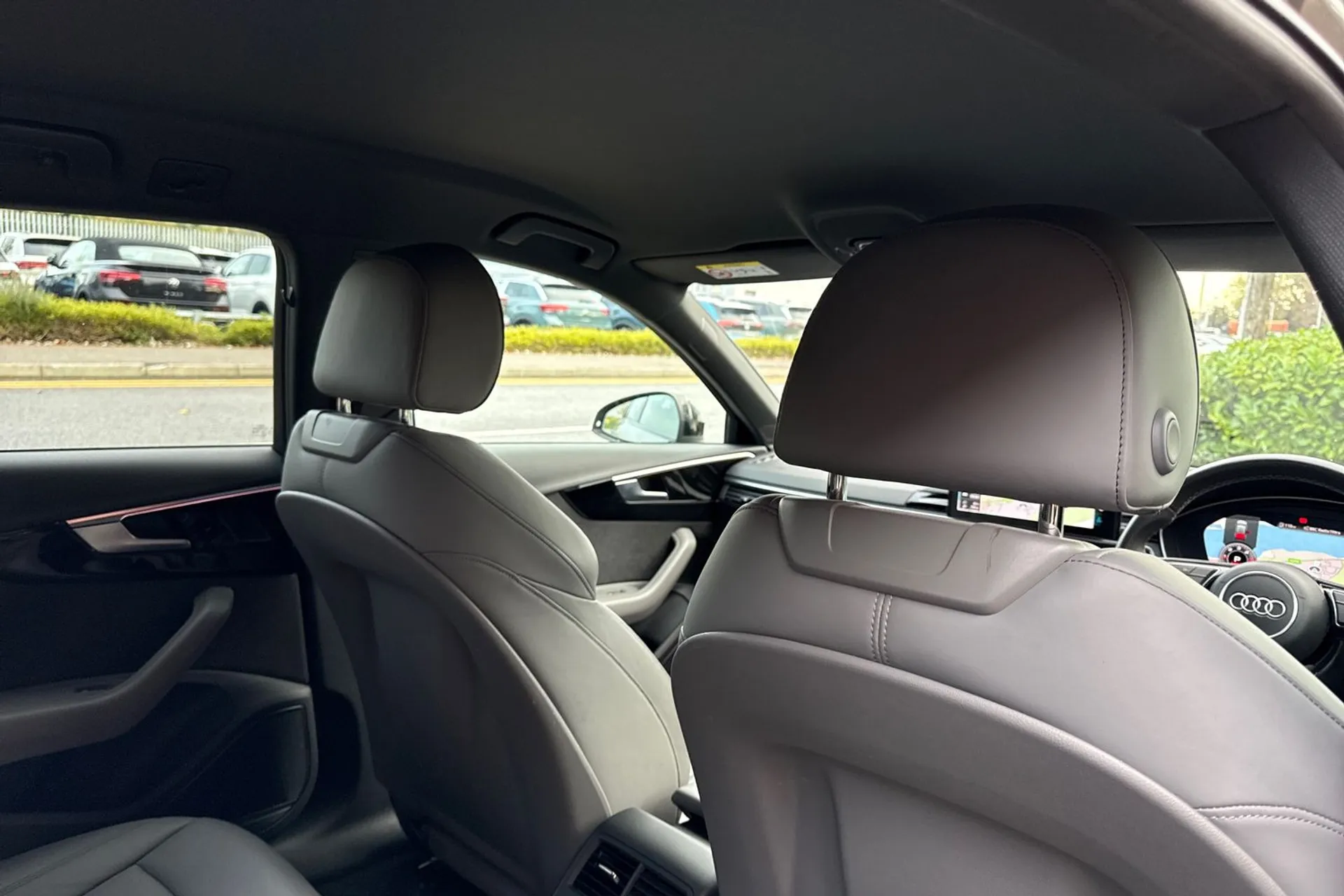 Audi A4 thumbnail image number 28