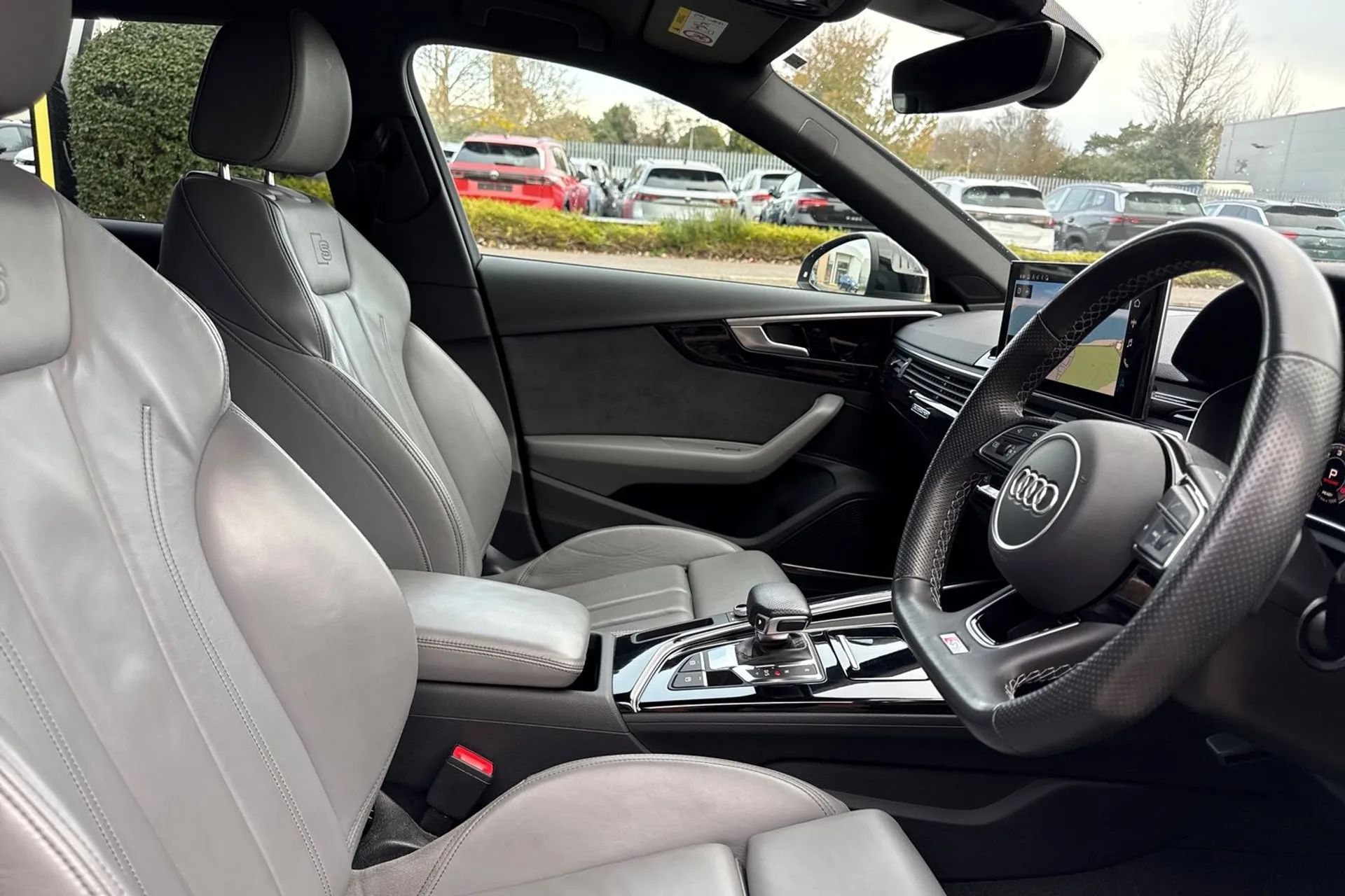 Audi A4 thumbnail image number 30