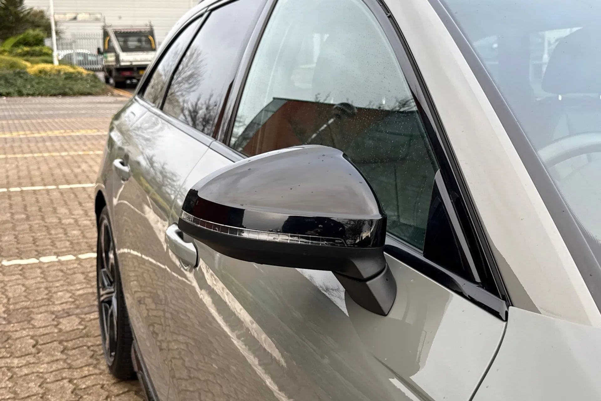 Audi A4 thumbnail image number 13