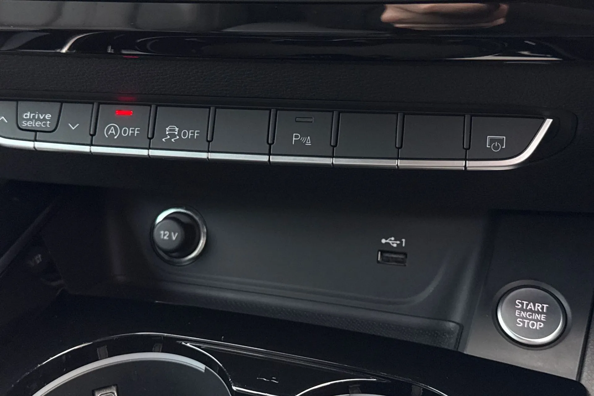 Audi A4 thumbnail image number 51