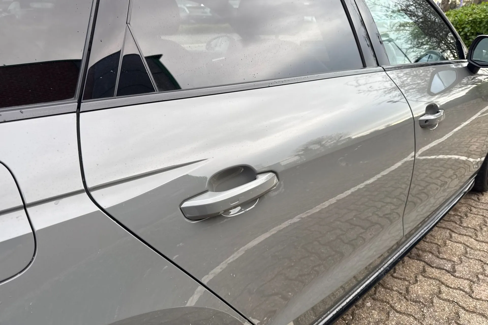 Audi A4 thumbnail image number 19