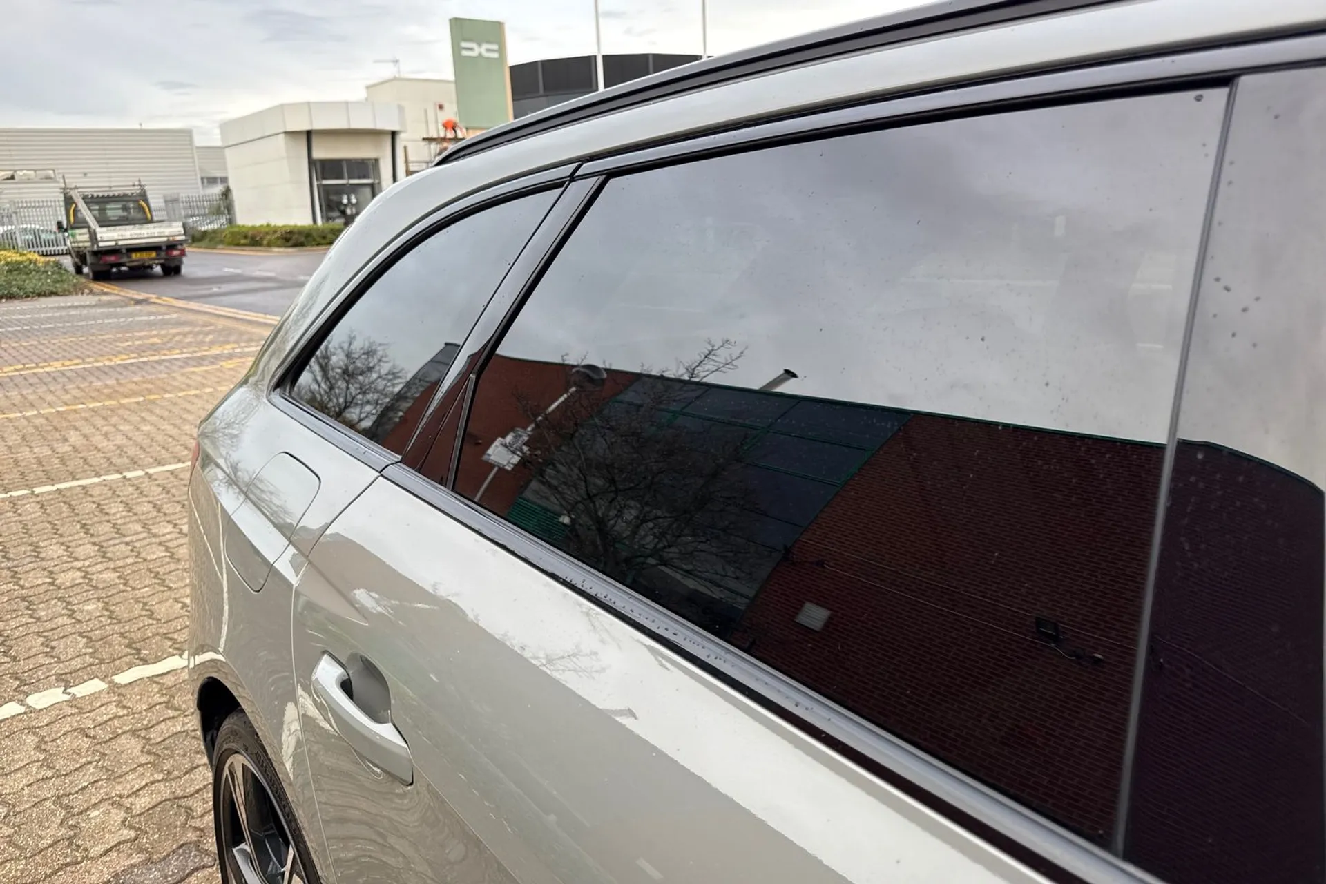 Audi A4 thumbnail image number 17